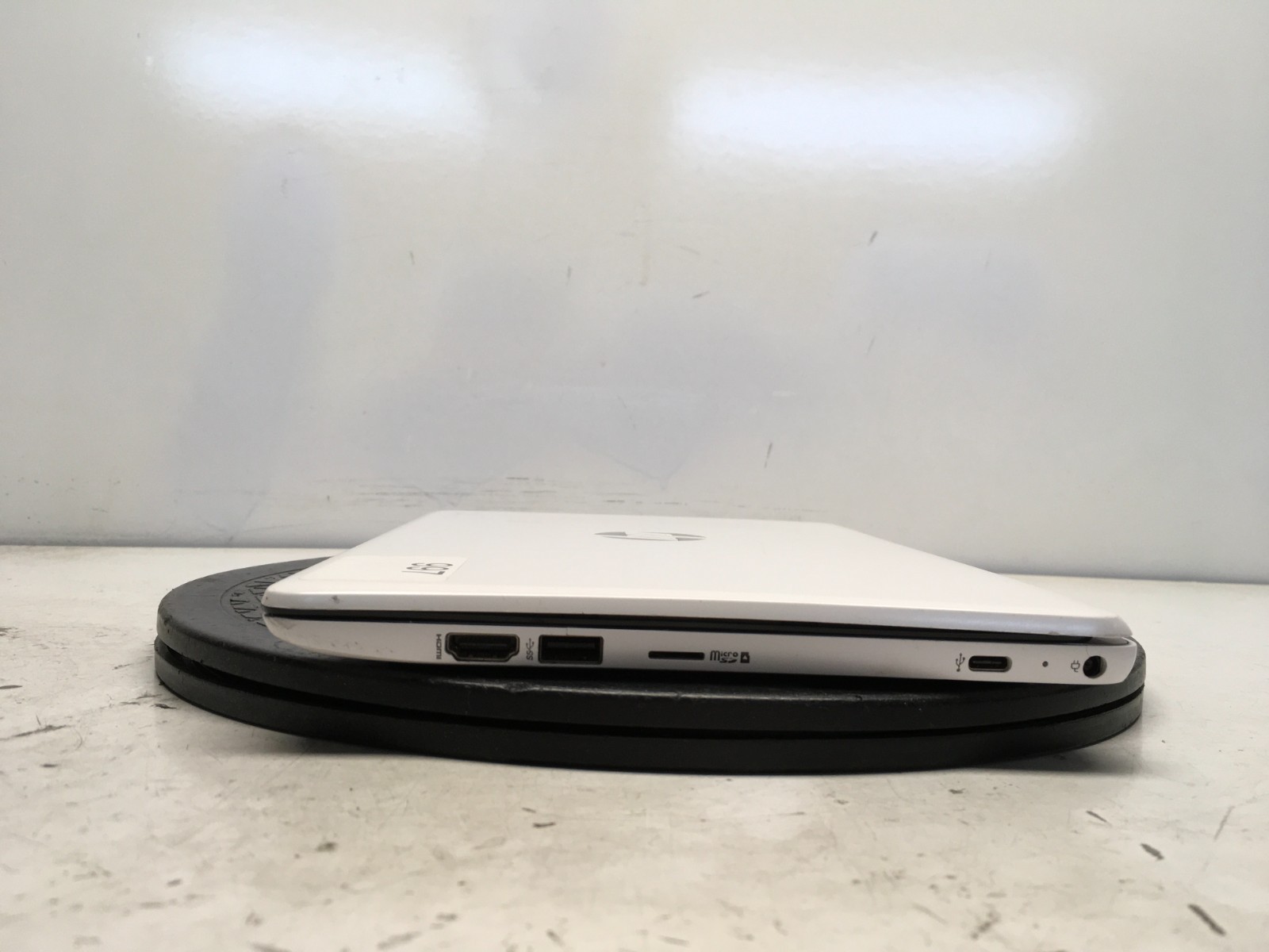 HP Stream 11-AK0053DX Intel Celeron N4120 1.1GHz 4 GB NO HDD – READ
