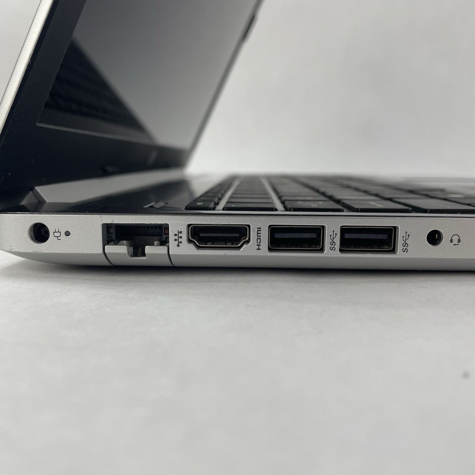 HP 15-da0073ms 15.6″ i5-7200U 2.50 GHz 8 GB RAM No SSD/OS/Battery – Bad Bottom