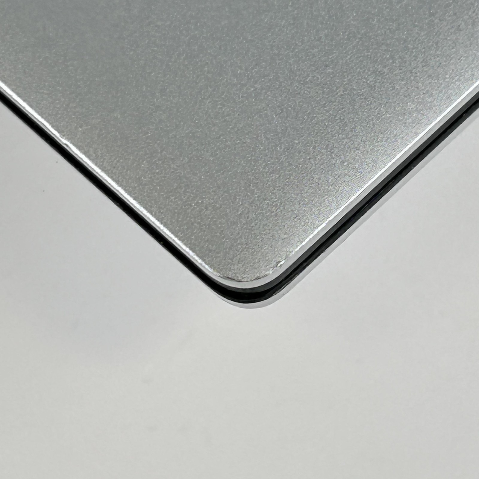 Dell XPS 15 9520 FHD+ 2.5 GHz i9-12900HK 16GB 1TB SSD RTX 3050 Ti Very Good