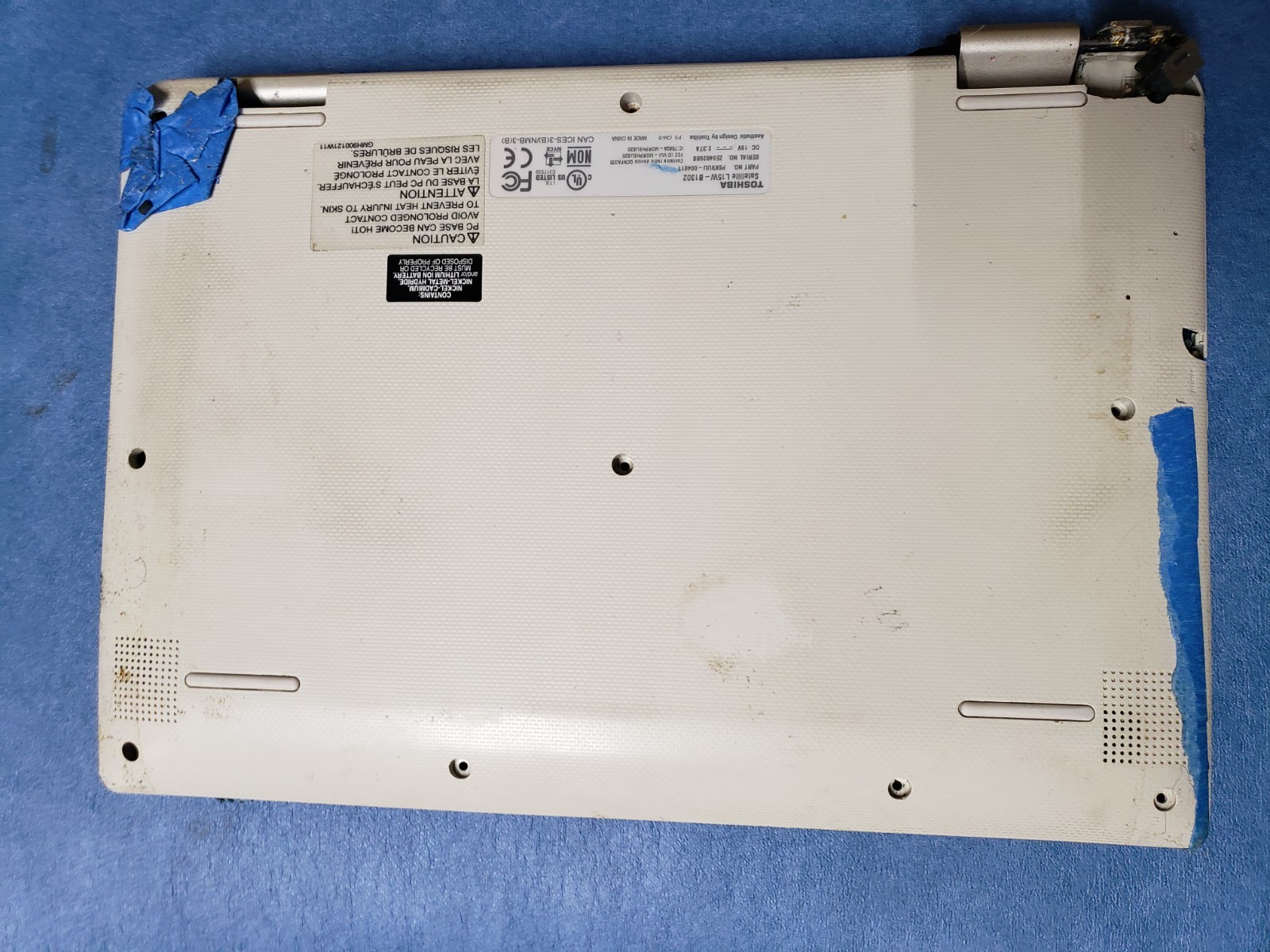 Toshiba Satellite Radius 11 L15W-B1302 Laptop damaged and dirty for parts