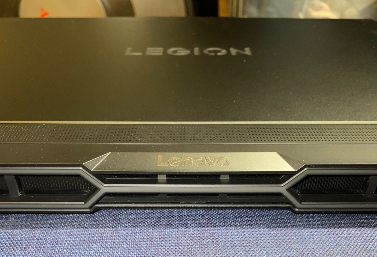 Lenovo Legion Pro 7 16IAX10H OLED 16″ WQXGA 240hz Ultra 9 RTX 5080 32GB 1TB SSD