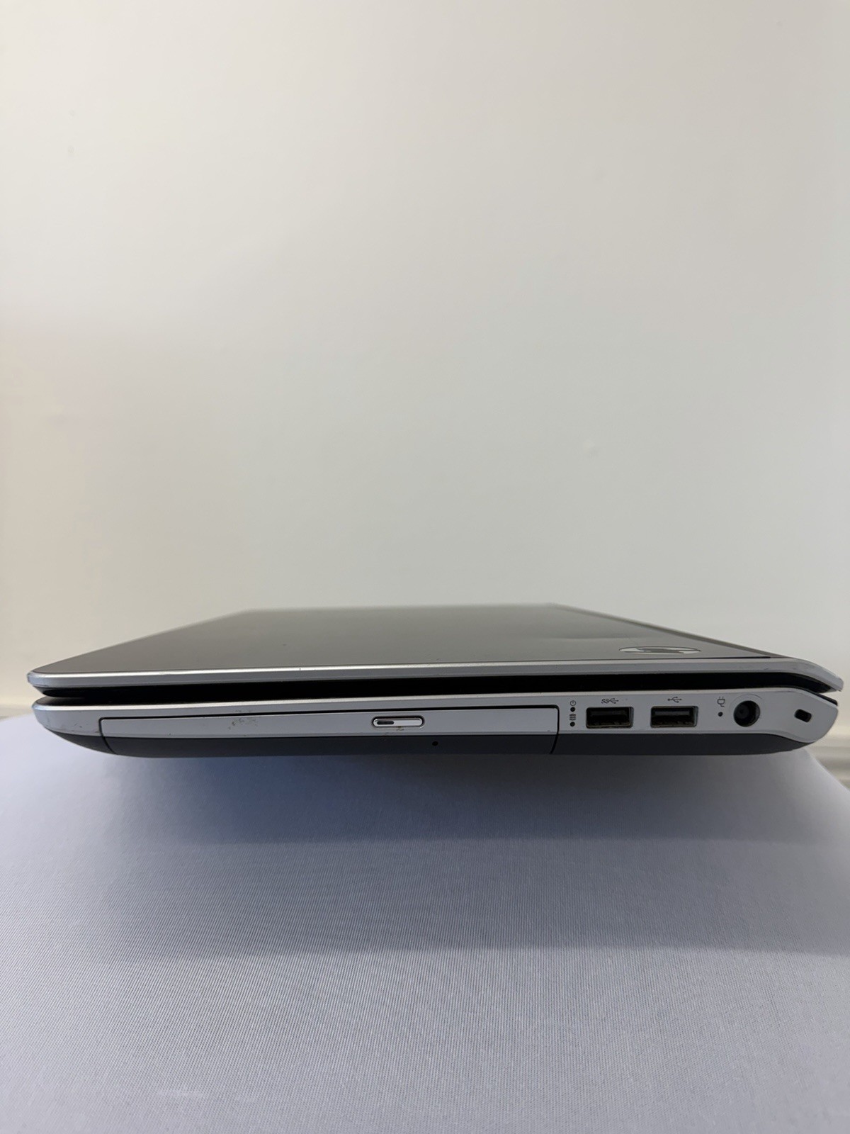 HP Envy dv6 Laptop – Screen Leaking Light – AMD A6-4400M – Read Des