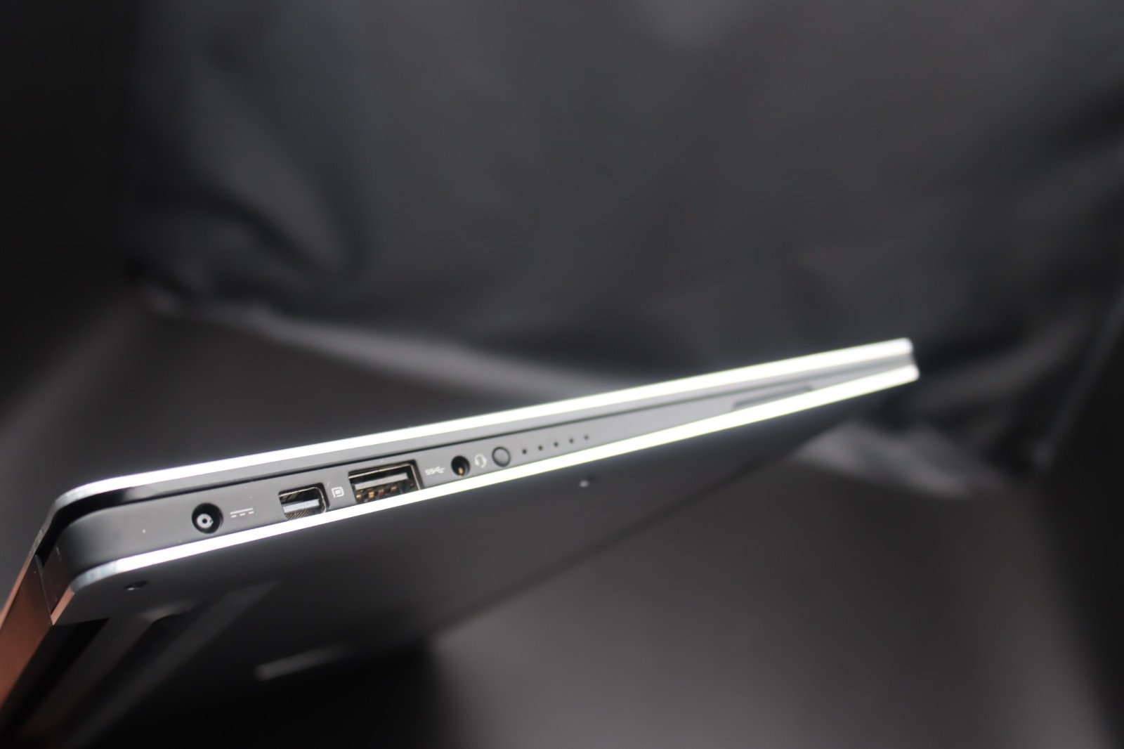 Dell XPS 13 9343, 13.3″ Intel Core i5-5200U, 4GB RAM, 128GB.