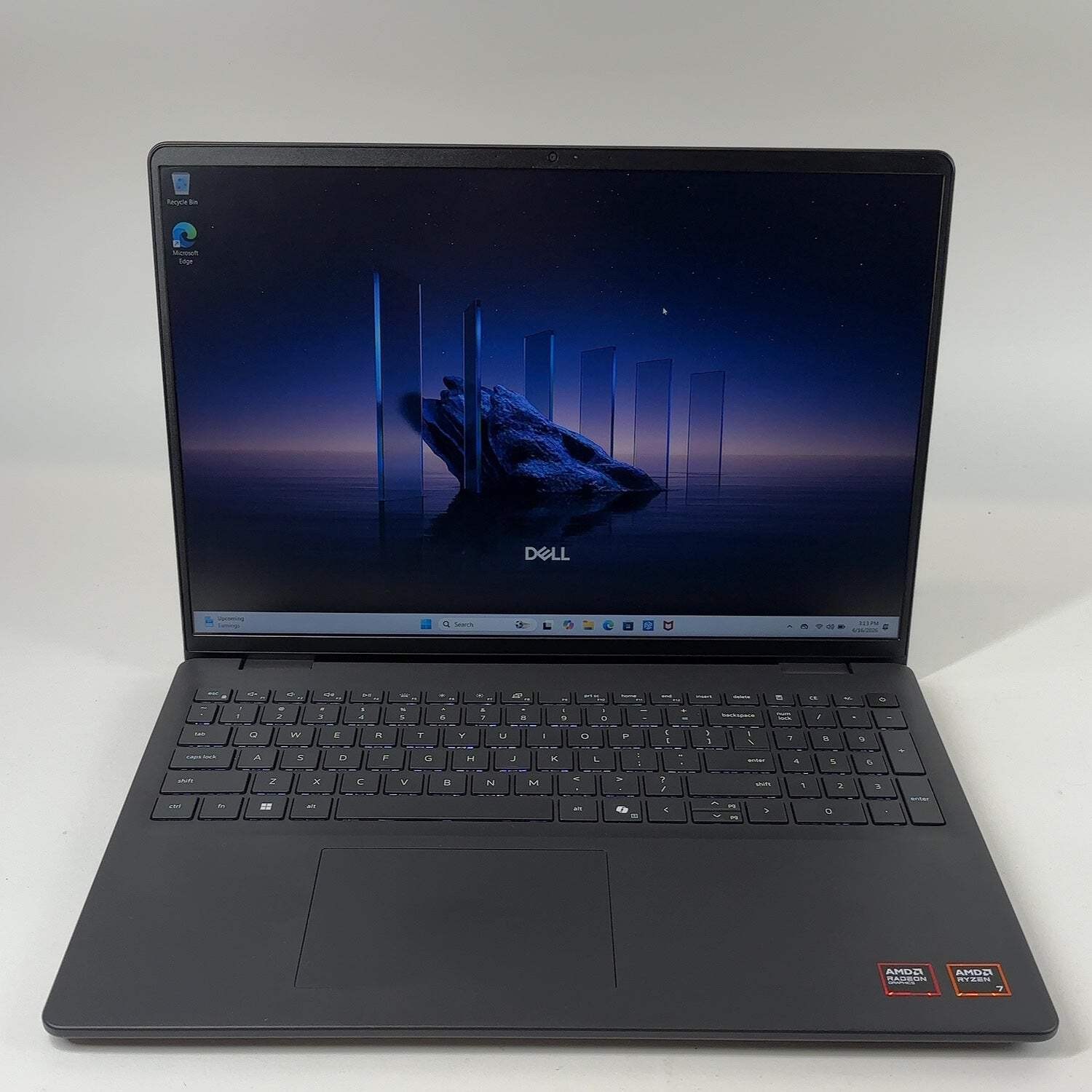 Dell Dell 16 DC16255 16″ AMD Ryzen 7 250 3.3GHz 16GB RAM 1TB SSD