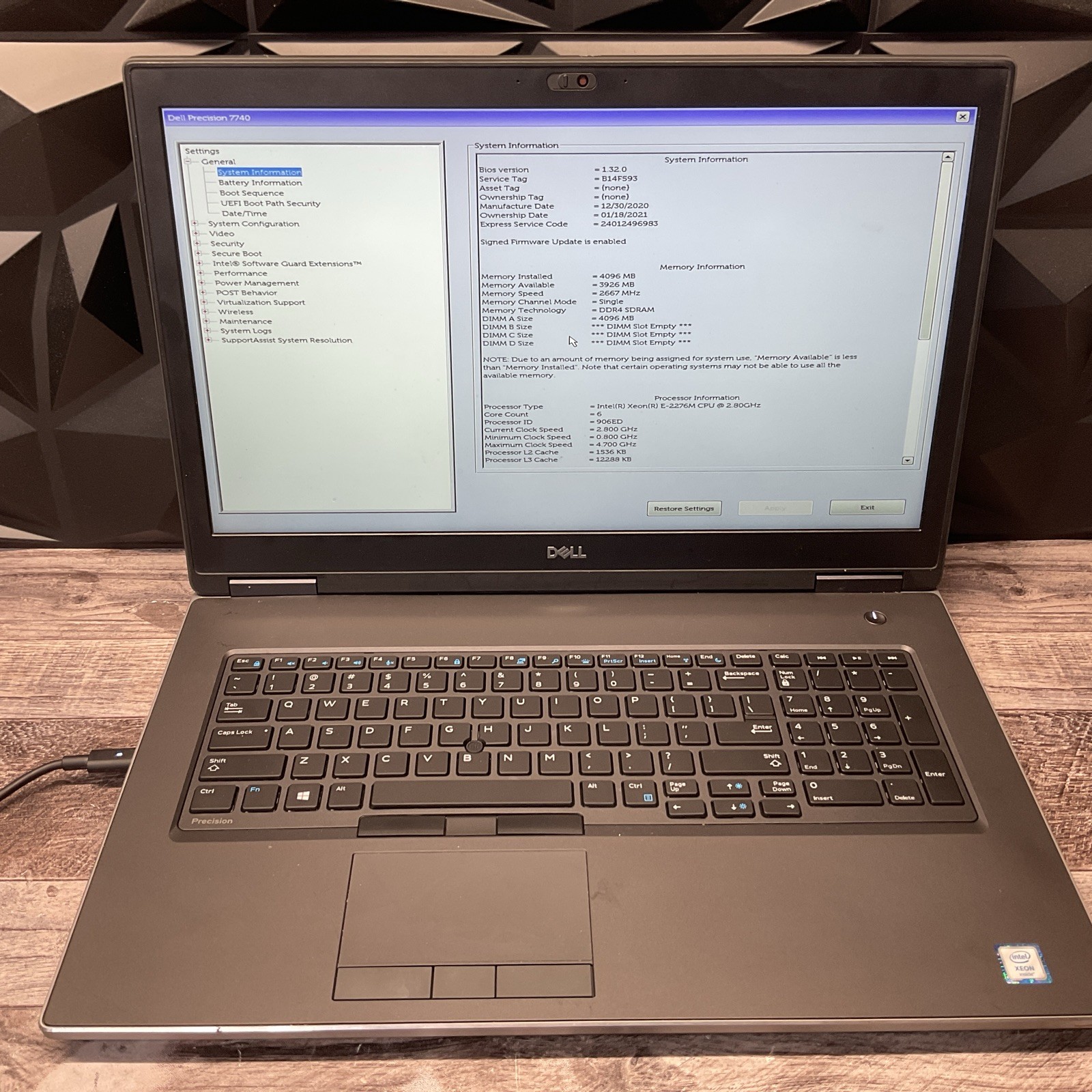 Dell Precision 7740 / Quadro RTX 3000 / BIG Screen / Ready For Windows / M15