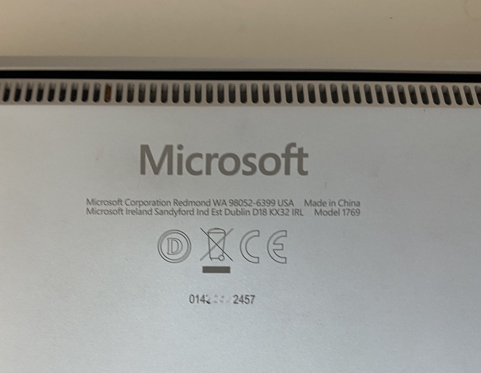 Microsoft Surface Laptop 1769 i5 4GB 128GB FOR PARTS Repair No Power AS-IS