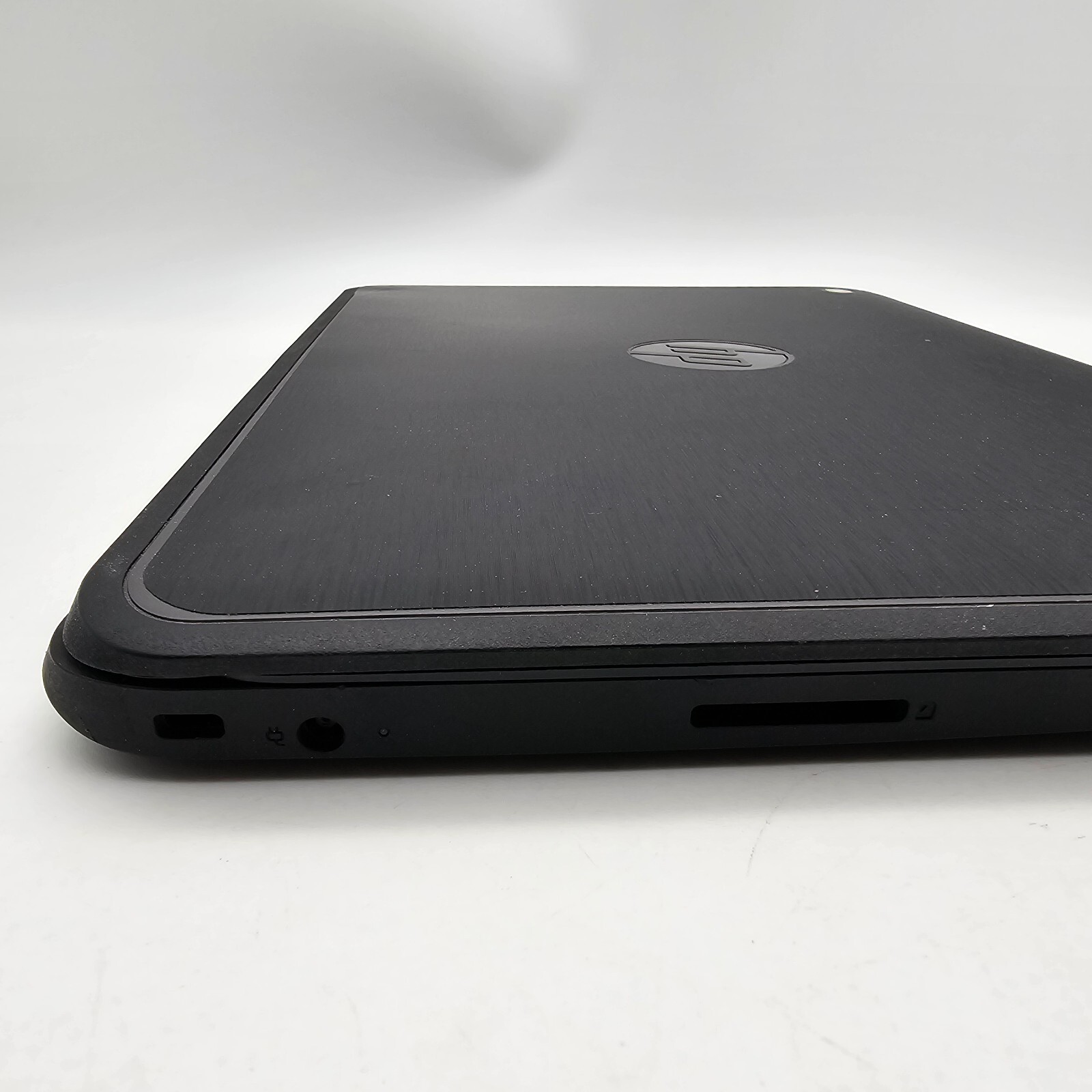 HP 11 G4 Chromebook Laptop Intel Celeron 2.16Ghz, 2GB RAM, 16GB SSD, HDMI, 2xUSB