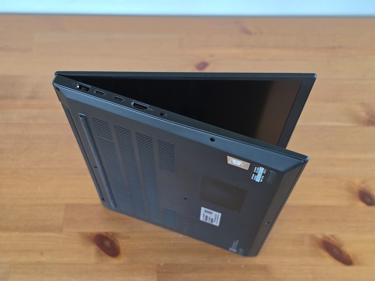 Lenovo ThinkPad X1 Extreme Gen 4 i7-11850H 16″ 4K 3840×2400 16GB NVIDIA RTX 3050