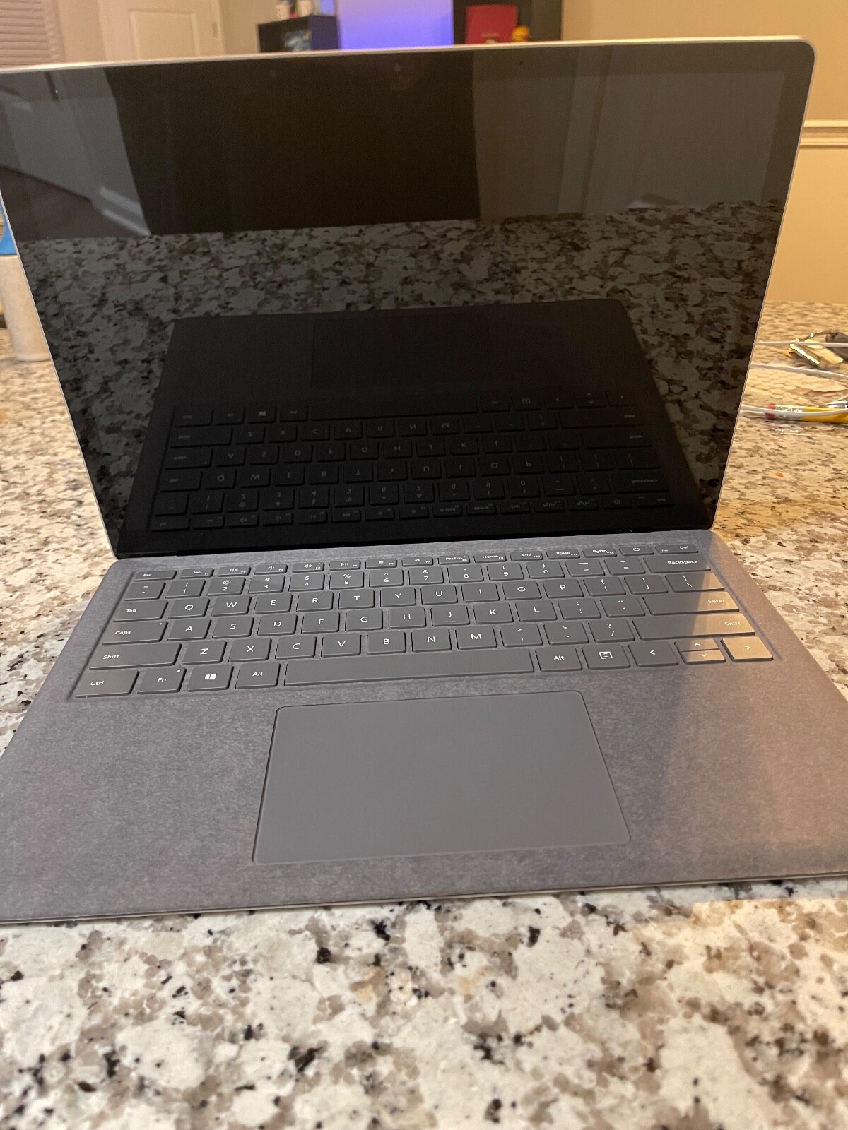Microsoft Surface Laptop 5 13.5” Touch (256GB SSD, Intel Core i5 12th Gen.,…
