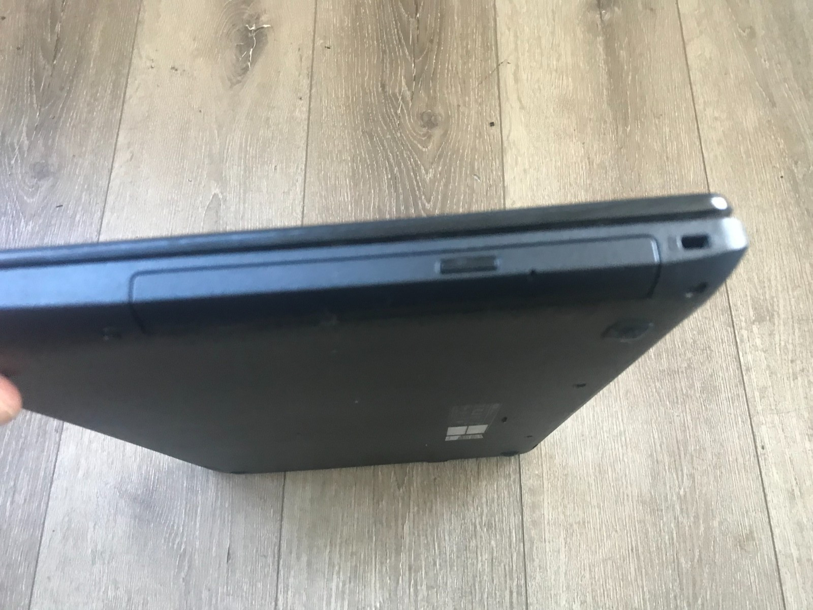 ASUS X553M 15.6″ TouchScreenI ntel Pentium N3540 2.16GHz 8GB RAM 1TB HDD Win 10