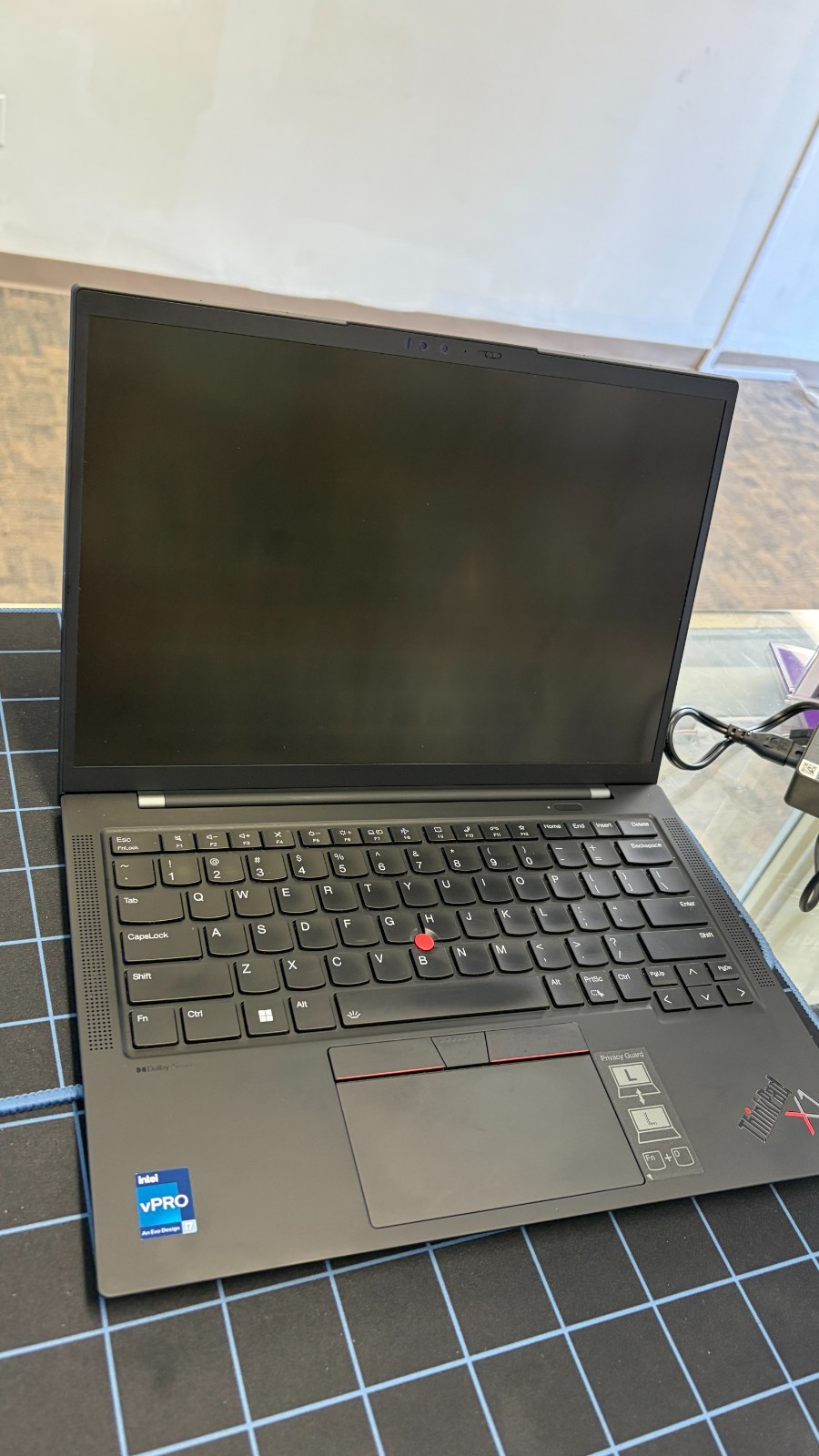 Lenovo ThinkPad X1 Carbon Gen 11 14” 512GB SSD Intel i7-1365 32GB Ram Win11 Pro