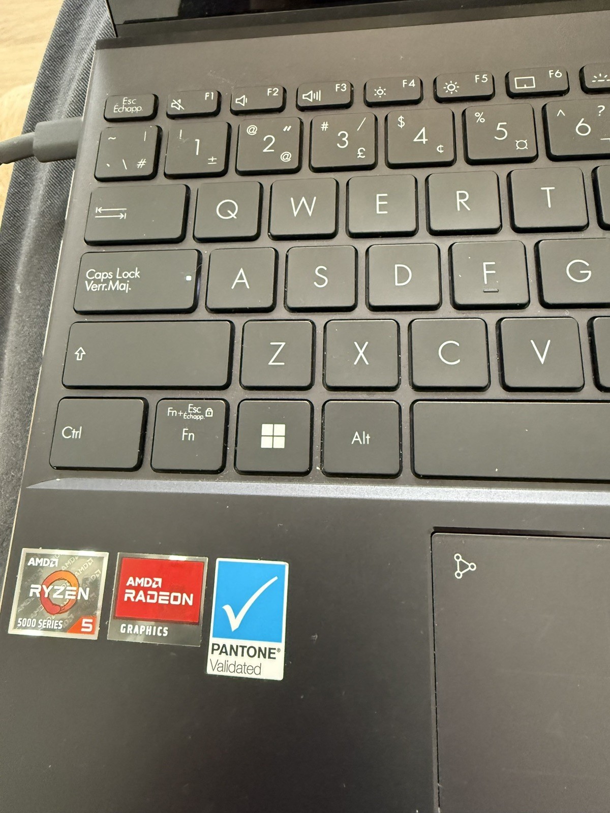 ASUS Zenbook 14