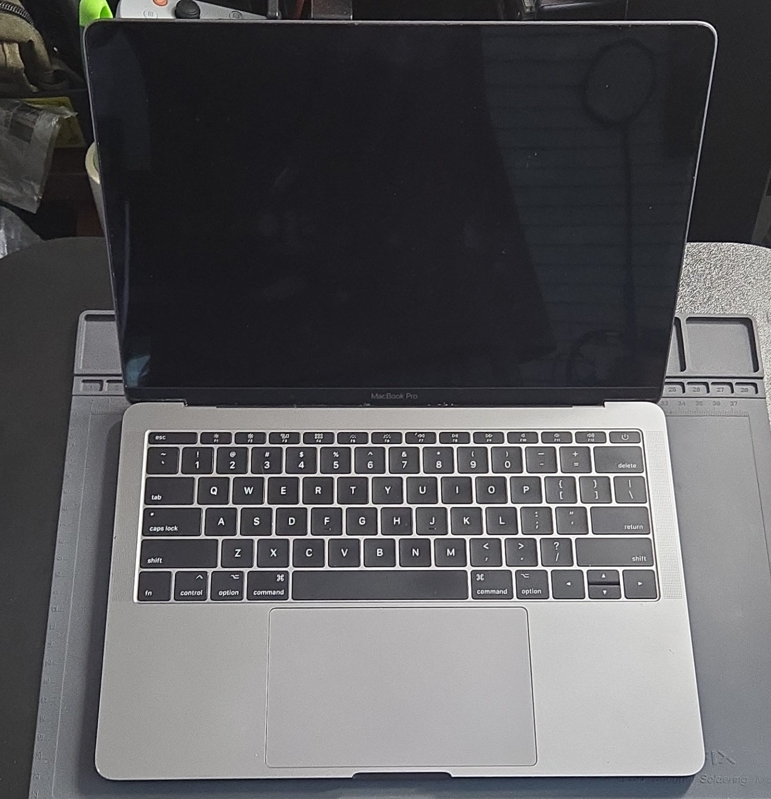 Apple MacBook Pro 13″ A1708 Silver i5 2.3GHz 8GB 128GB SSD (2017)