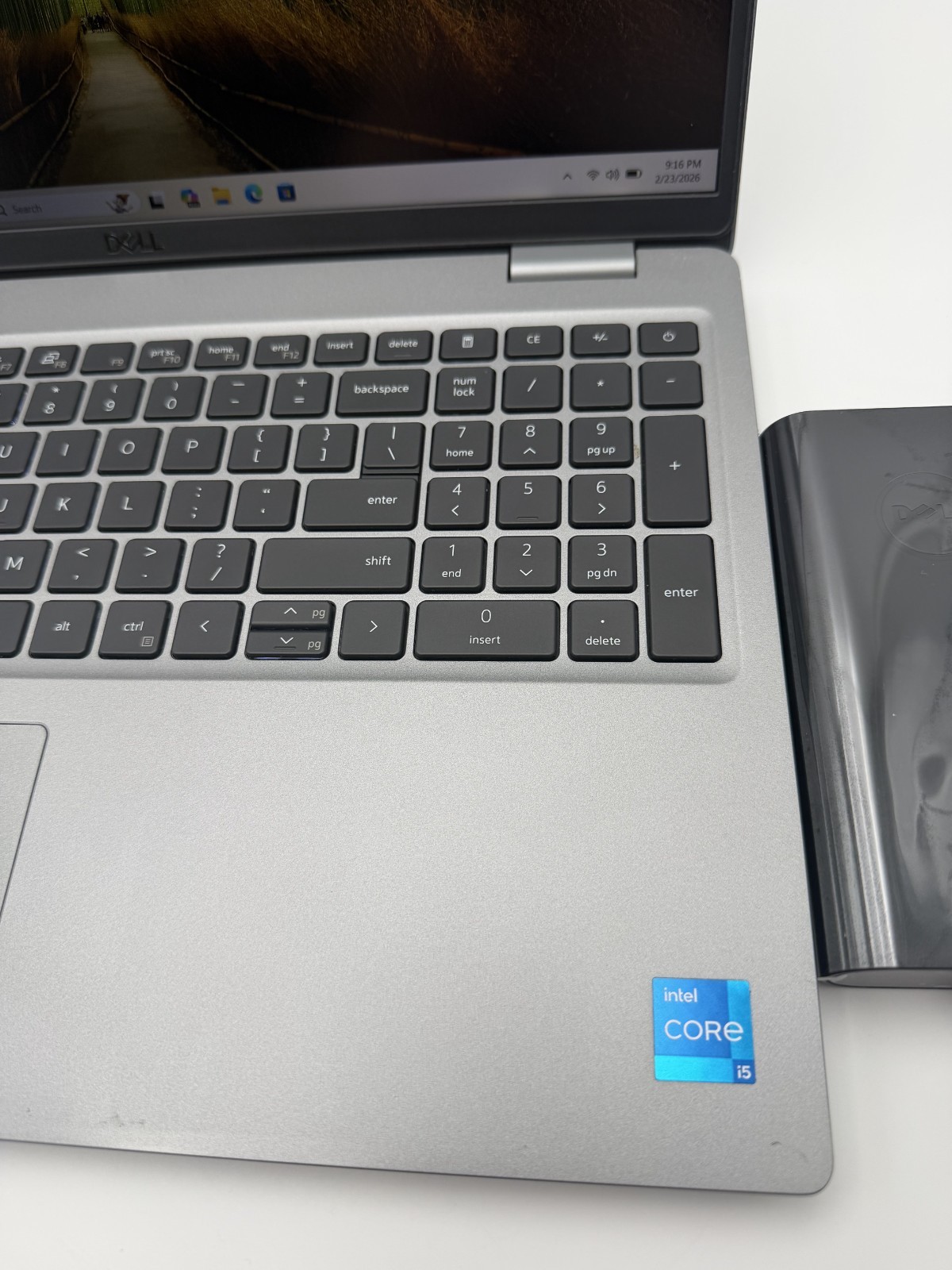 Dell Latitude 5520 15.6″ FHD i5-1135G7 256GB NVMe SSD 16GB RAM Win11pro