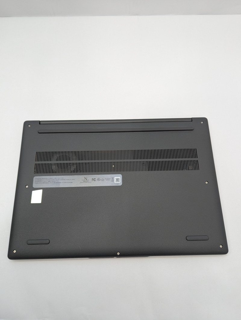 Lenovo IdeaPad Slim 3x Snapdragon X 16GB RAM 1TB SSD 15.6″ Touch WUXGA 1920×1200