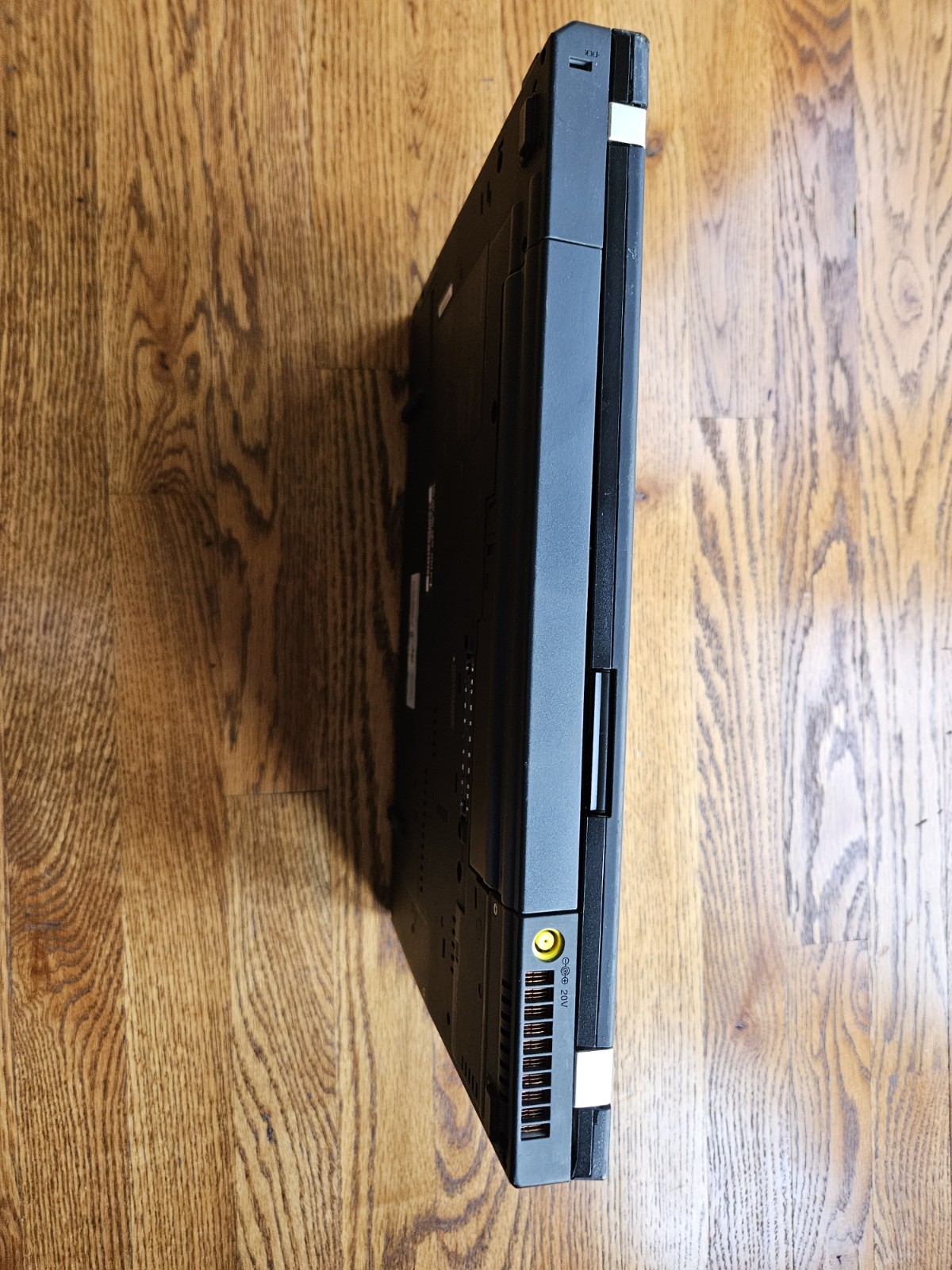 ThinkPad T500 4 GB/320 GB HDD/15″ screen/ Windows XP Pro. Ready to Use