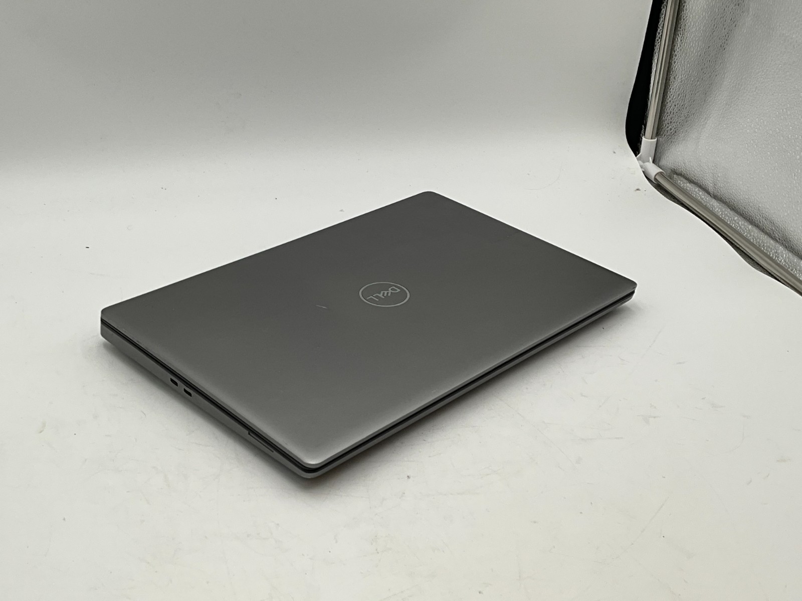 DELL Precision 7560 i7-11850H 2.50G 32GB 1tb T1200 15.6″ WIN11 H8BL7M3 *FAIR