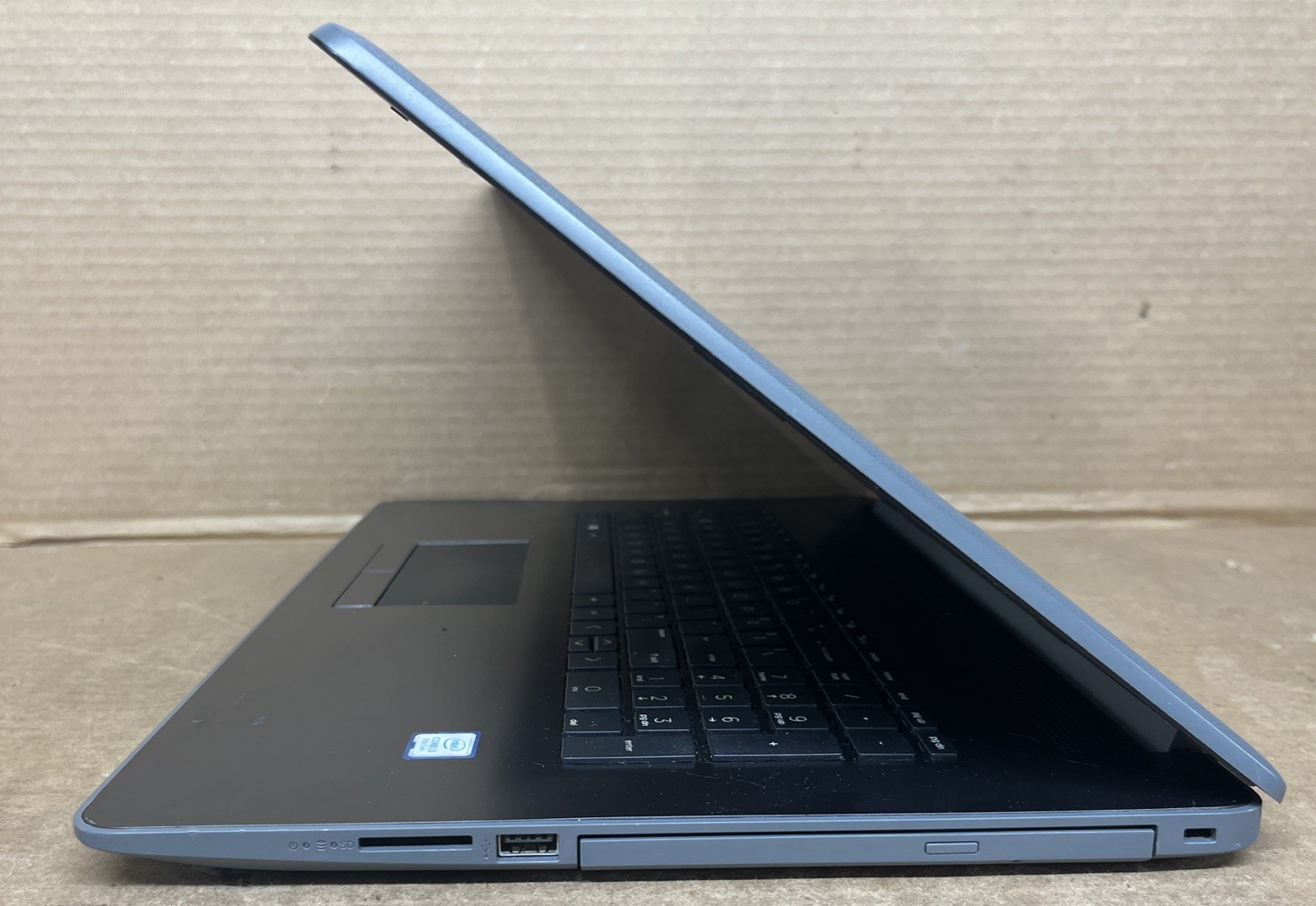 HP Pavilion 17 Notebook, Intel i3-8130 @2.20GHz, 4GB RAM, 500GB SSD, W11P *READ*