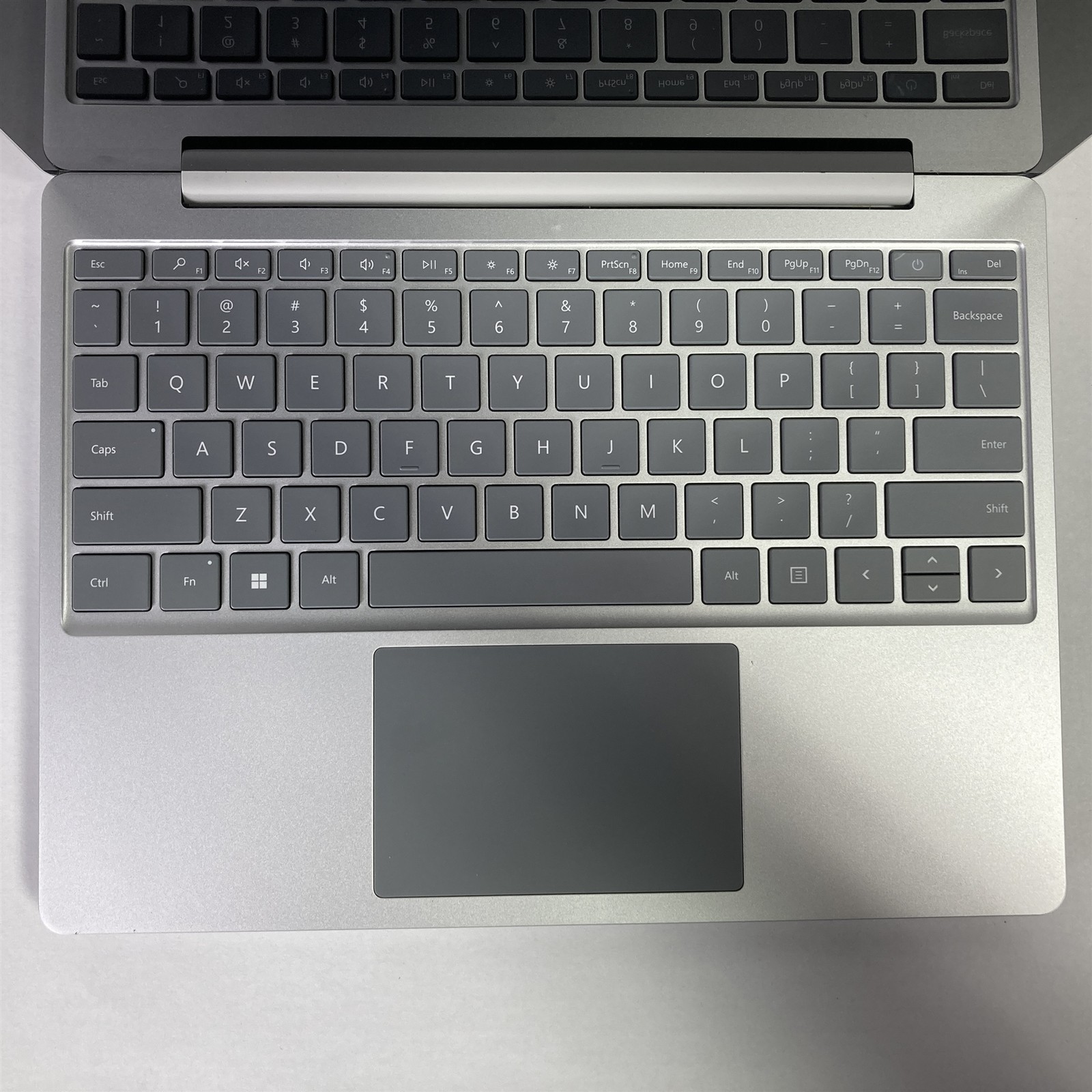 Microsoft Surface Laptop Go 2 12.4″ i5-1135G7 2.4GHz 16GB 256GB NVMe SSD – Win11
