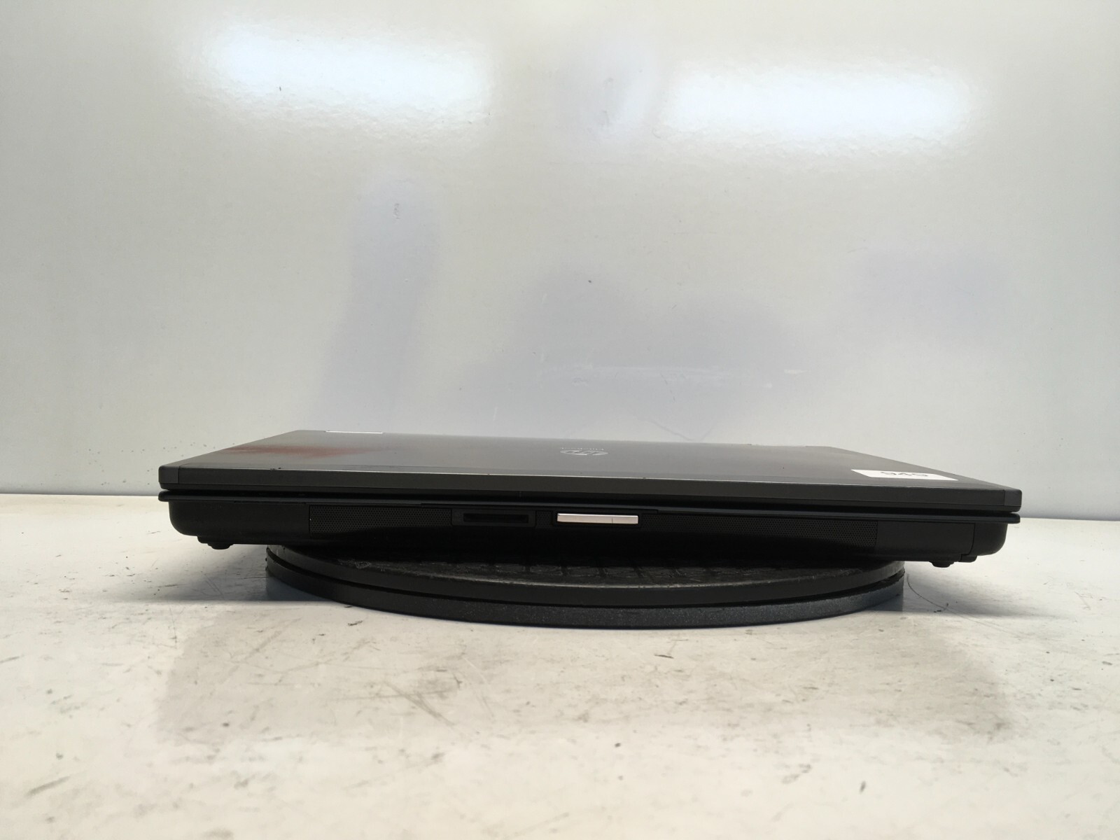HP EliteBook 8440W Intel i5-M560 2.67GHz 6 GB NO HDD No Batt
