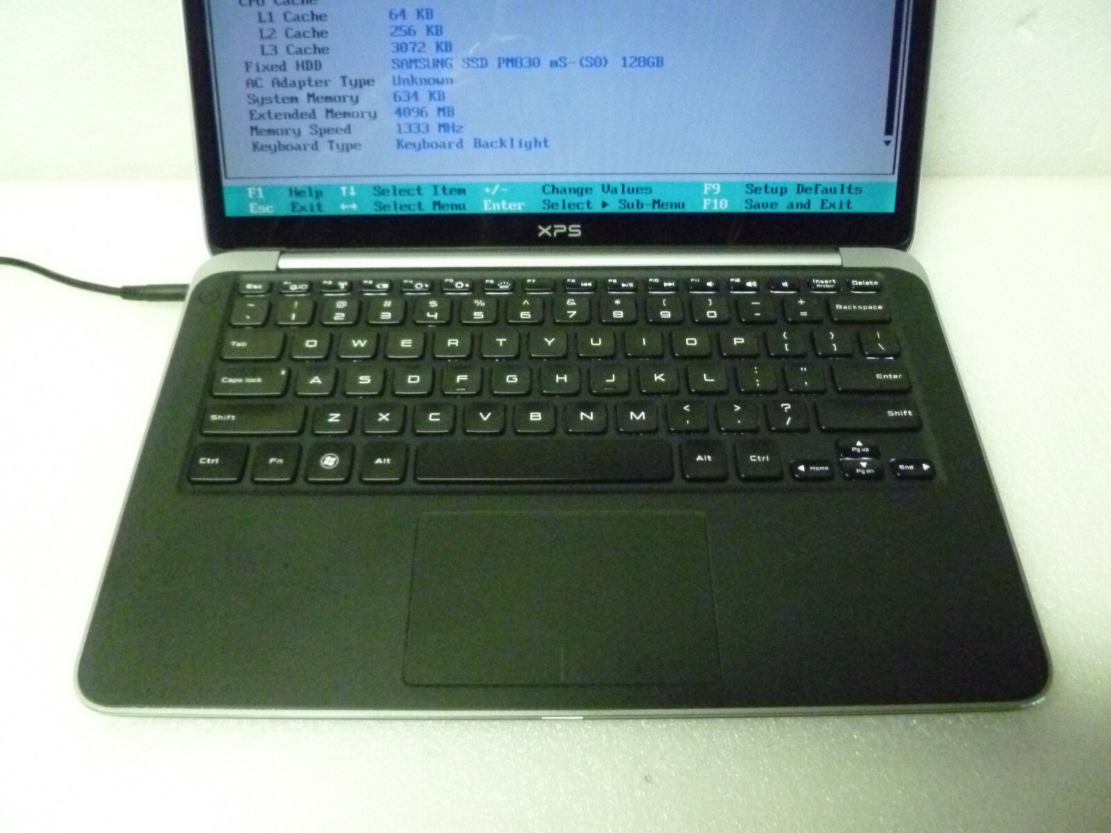 DELL XPS L321X INTEL CORE i5-2467M 4GB RAM 128GB HD SSD LAPTOP (X370)