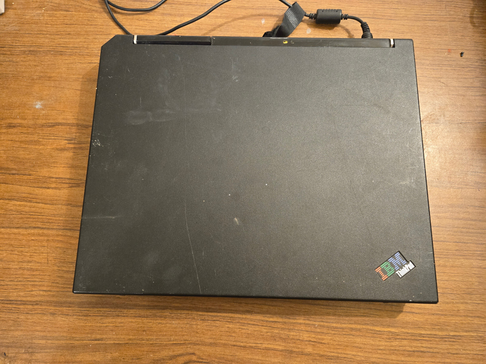 Lenovo ThinkPad R31 13.3″ Laptop Pentium III @1.13GHz 256MB RAM 20GB HDD No OS