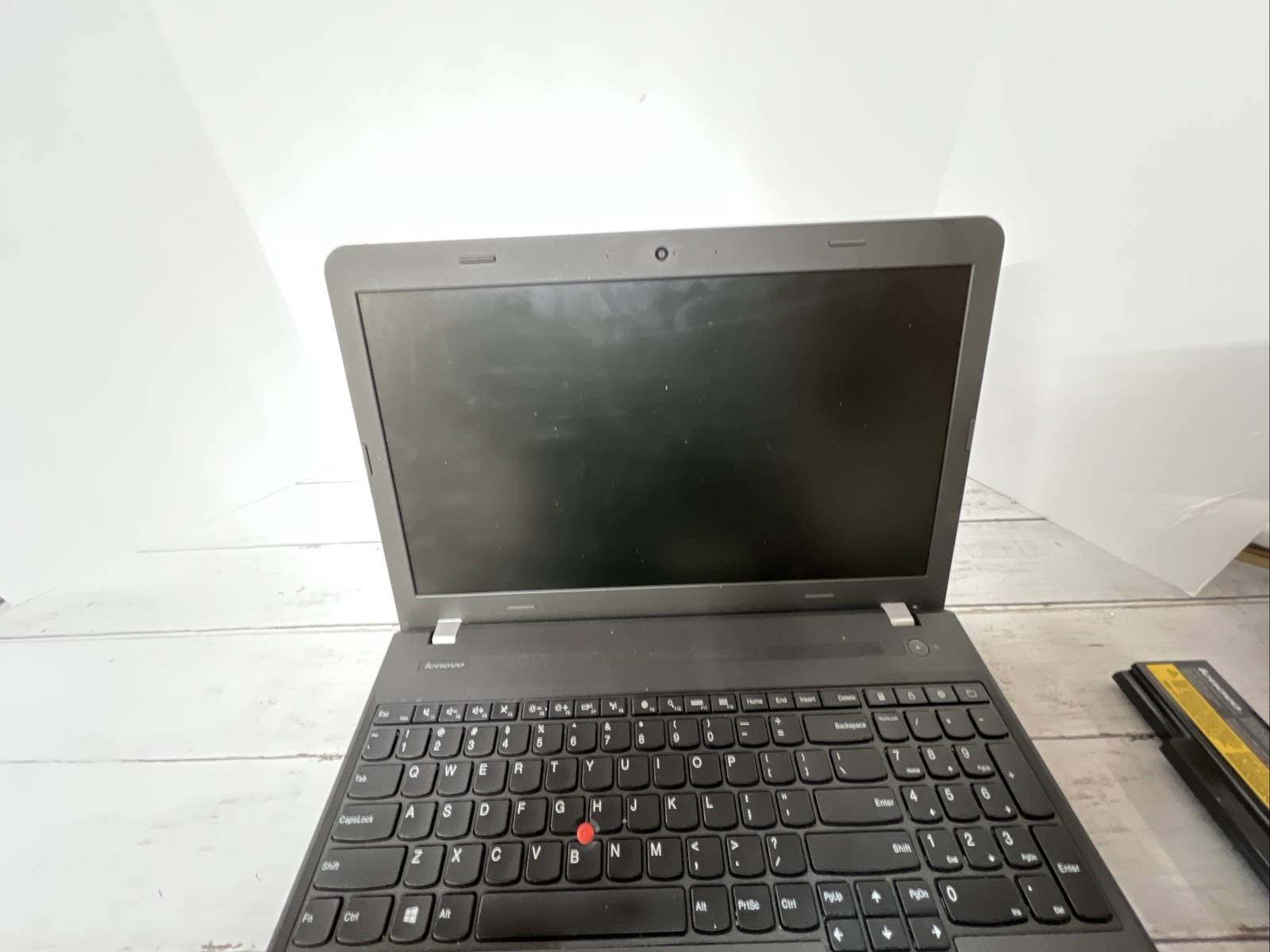 Lenovo ThinkPad 20DH002QUS- FOR PARTS- Powers On But Screen Is Not Working