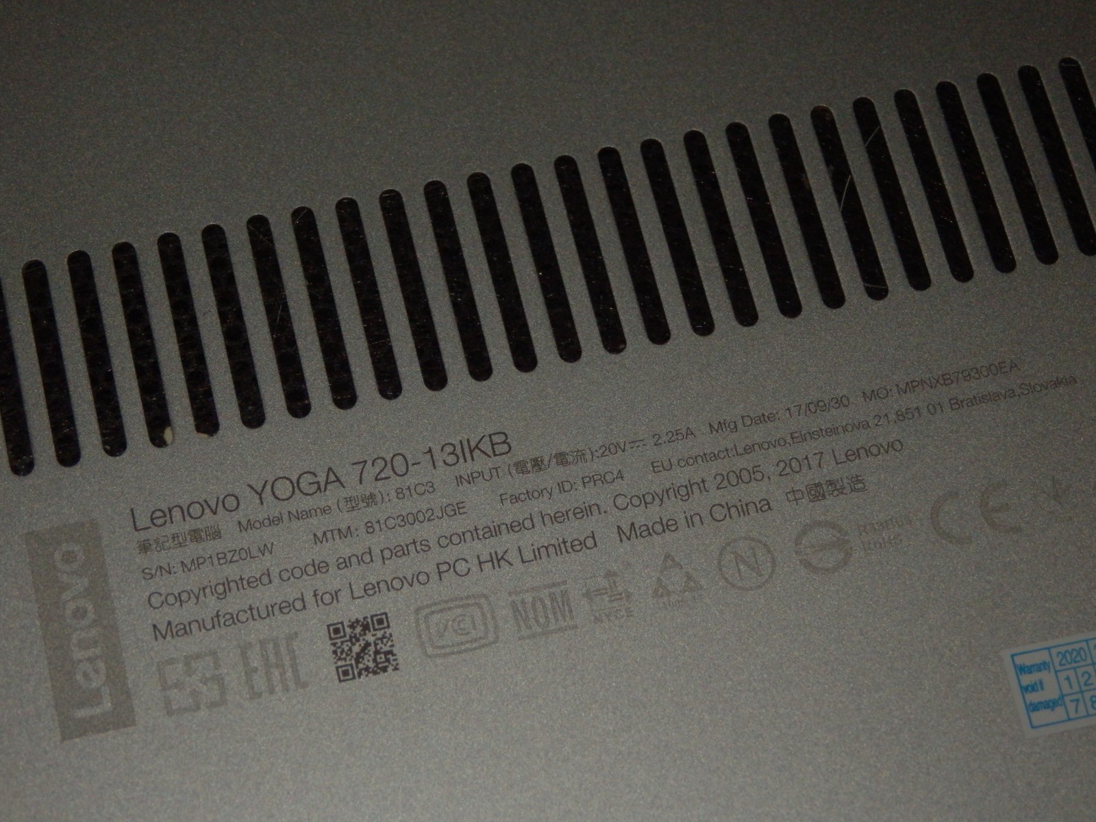 Lenovo Yoga 720-13IKB – Intel i5-8250U, 8GB Ram, No SSD, 13.3″ FHD, Faulty