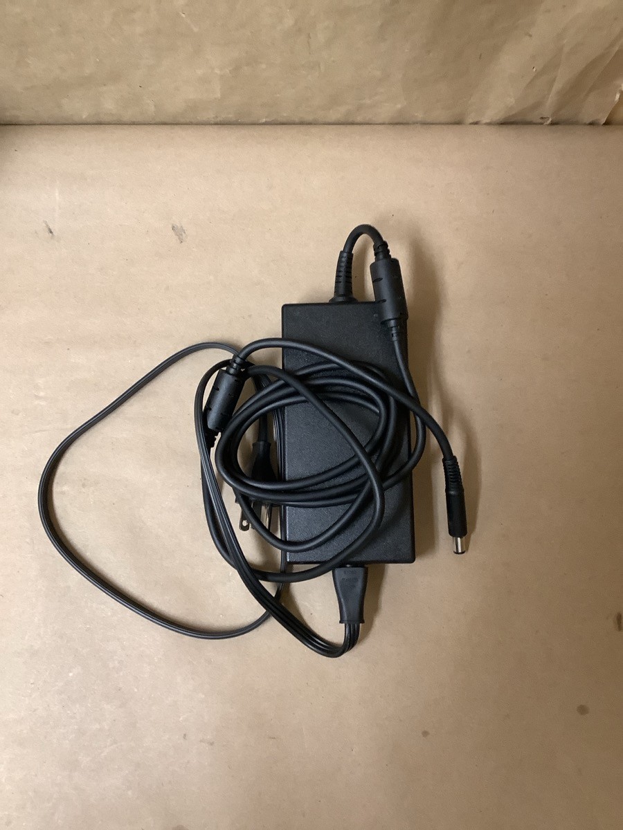 ALIENWARE AC16250 16 AURORA GAMING LAPTOP WITH POWER SUPPLY CORD (B42013535)