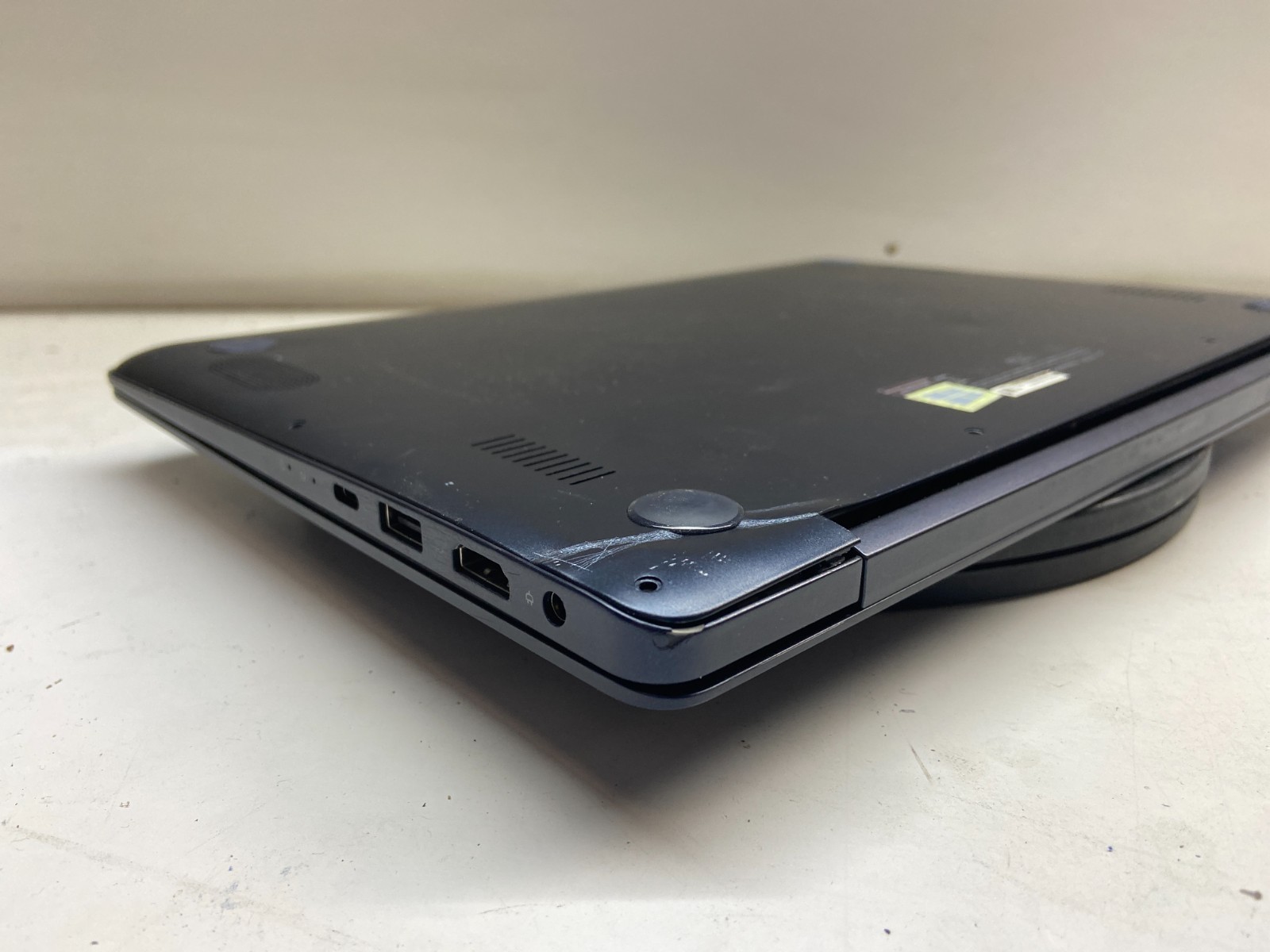 Asus Zenbook UX331F Intel Core i7-8565u 1.8GHz 8GB NO HDD