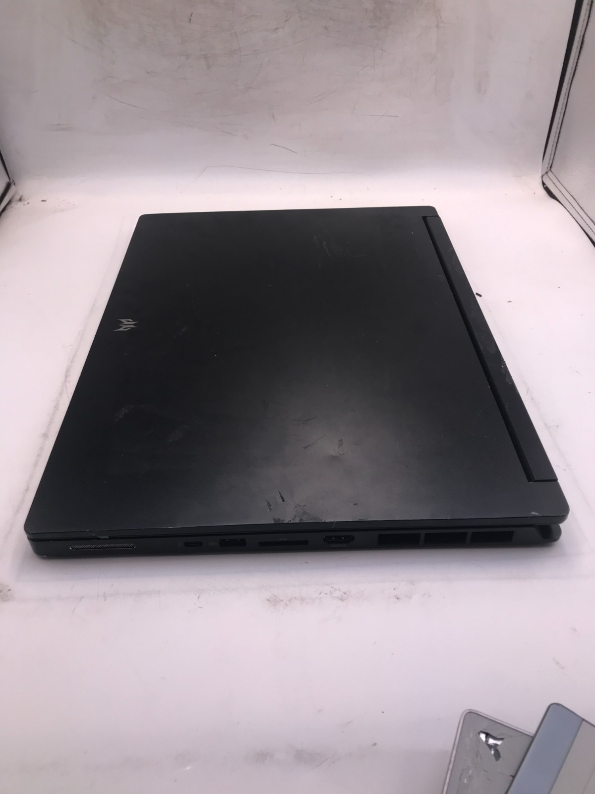Acer Predator Triton 17X PTX17-71 17″ Intel i9-13900HX 8GB RAM RTX 4090 READ