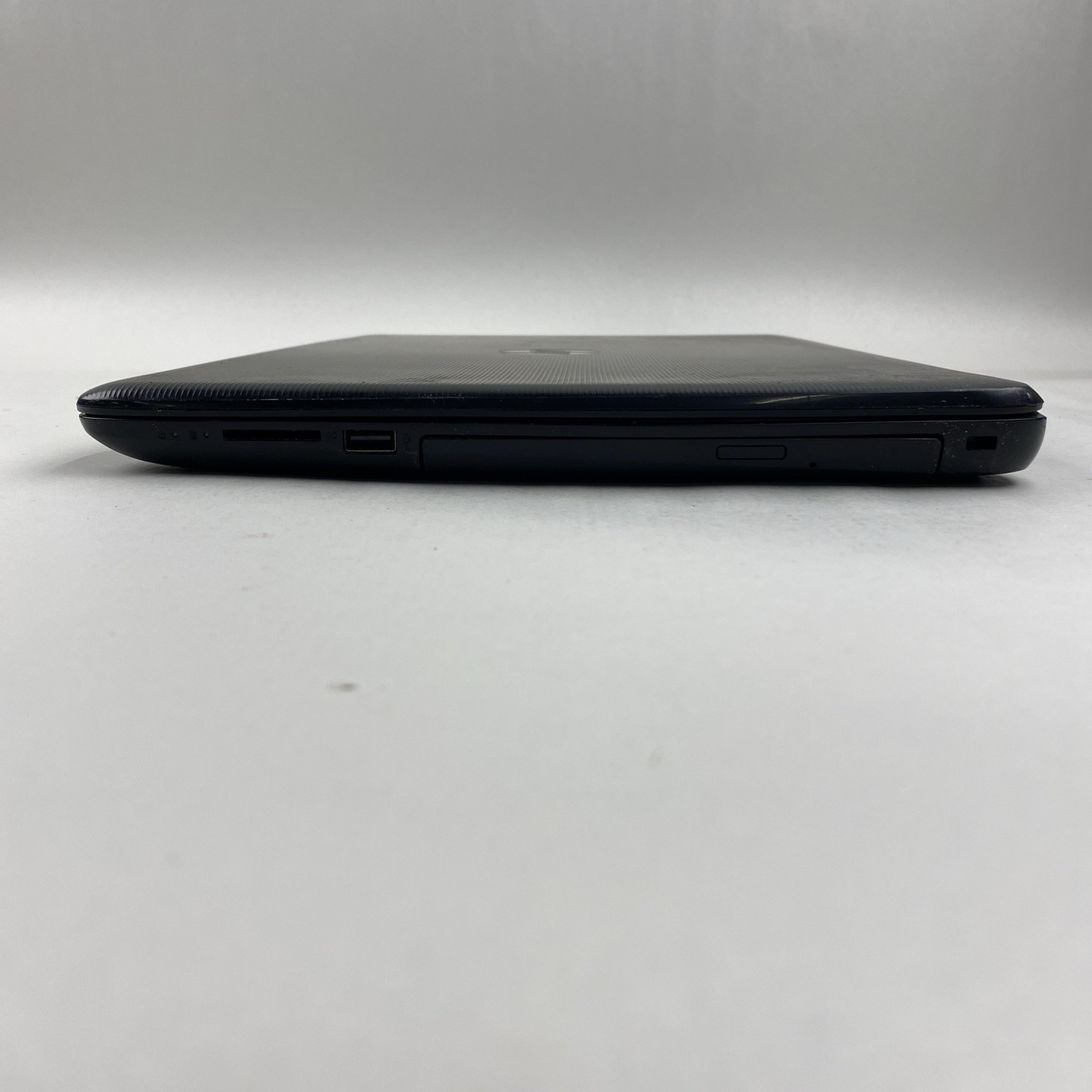 HP 15-ba079dx AMD A10-9600P 2.40GHz 4GB RAM 15.6″ No Battery/HDD/OS BAD SCREEN