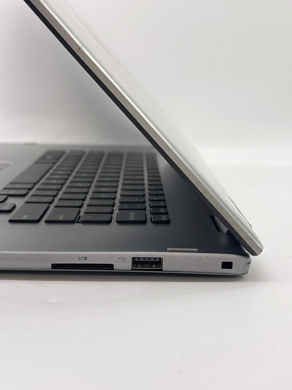 Dell Inspiron 15 7579 i7-7500U 16GB RAM 512GB SSD – Bad Display