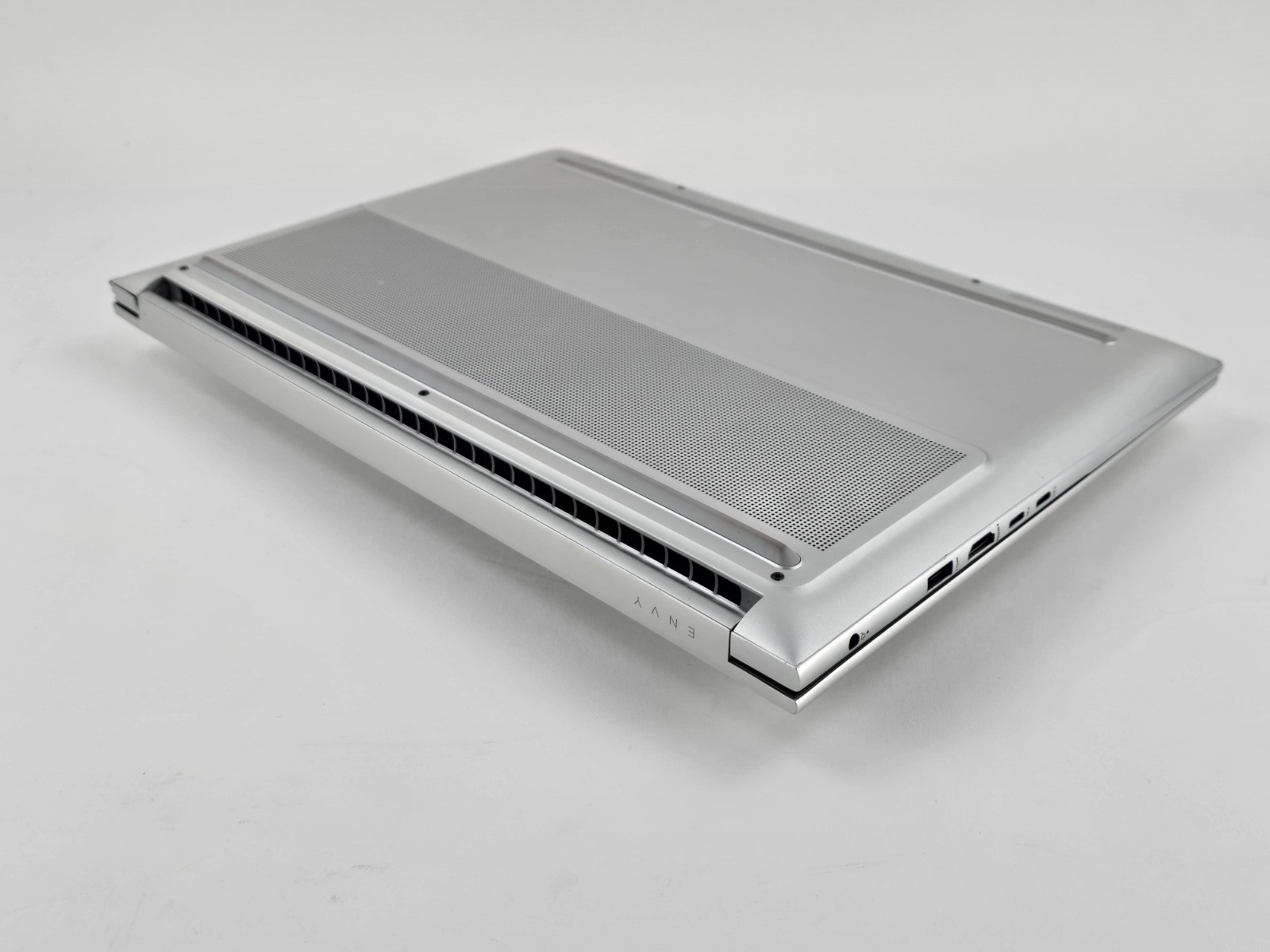 HP ENVY 16″ 120Hz Touch (Intel i7-13700H, 16GB, 1TB SSD, RTX 4060) – Used – READ
