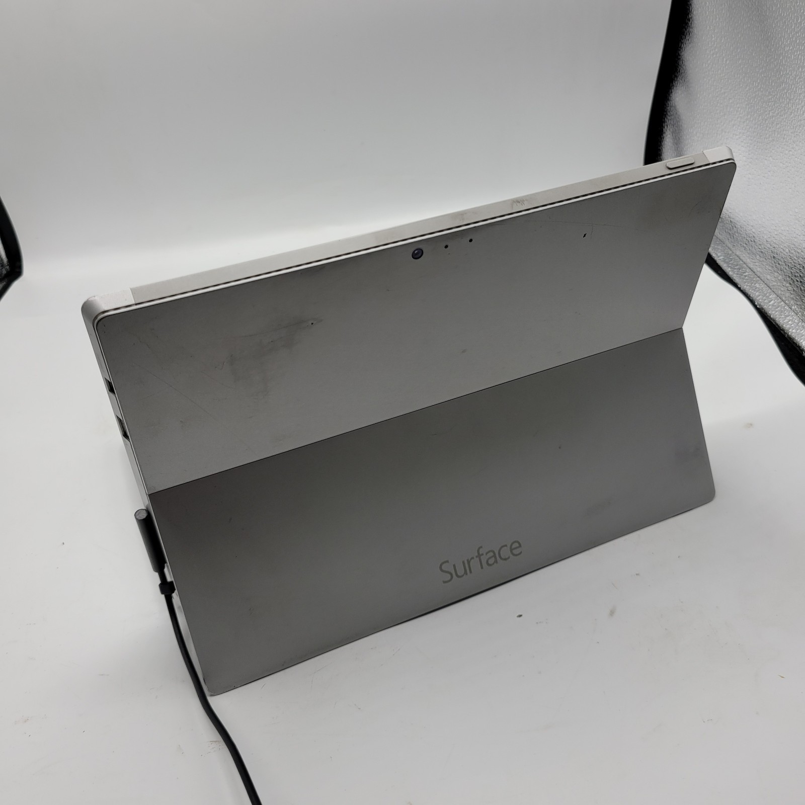 Microsoft Surface Pro Core i5 7300U 2.6GHz 4GB RAM 64GB SSD 14″ ***Boot to Bios
