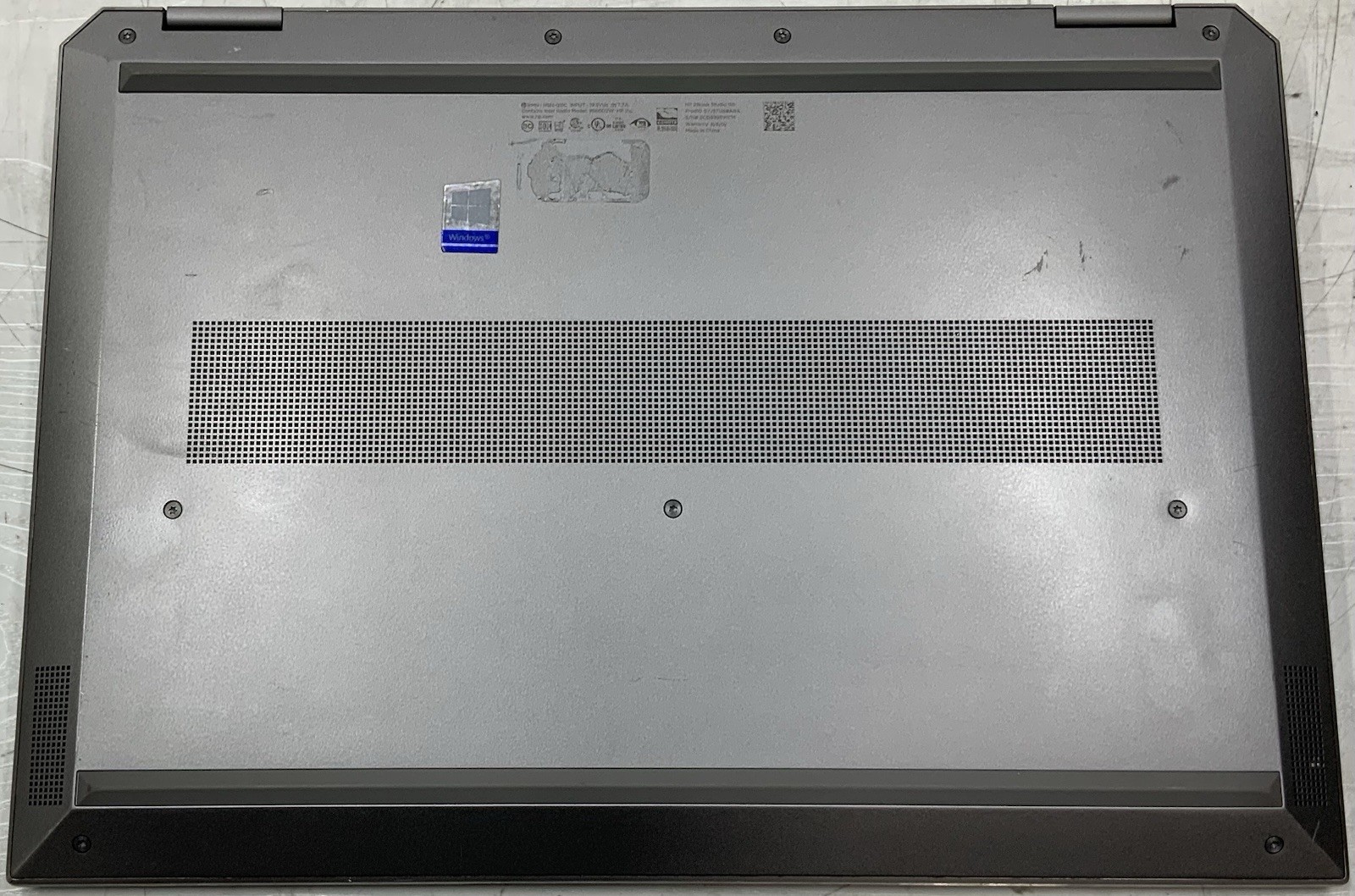 HP ZBook Studio G5 15.6″ – i7-8850H 32GB RAM, 512GB SSD, P1000, W10Pro