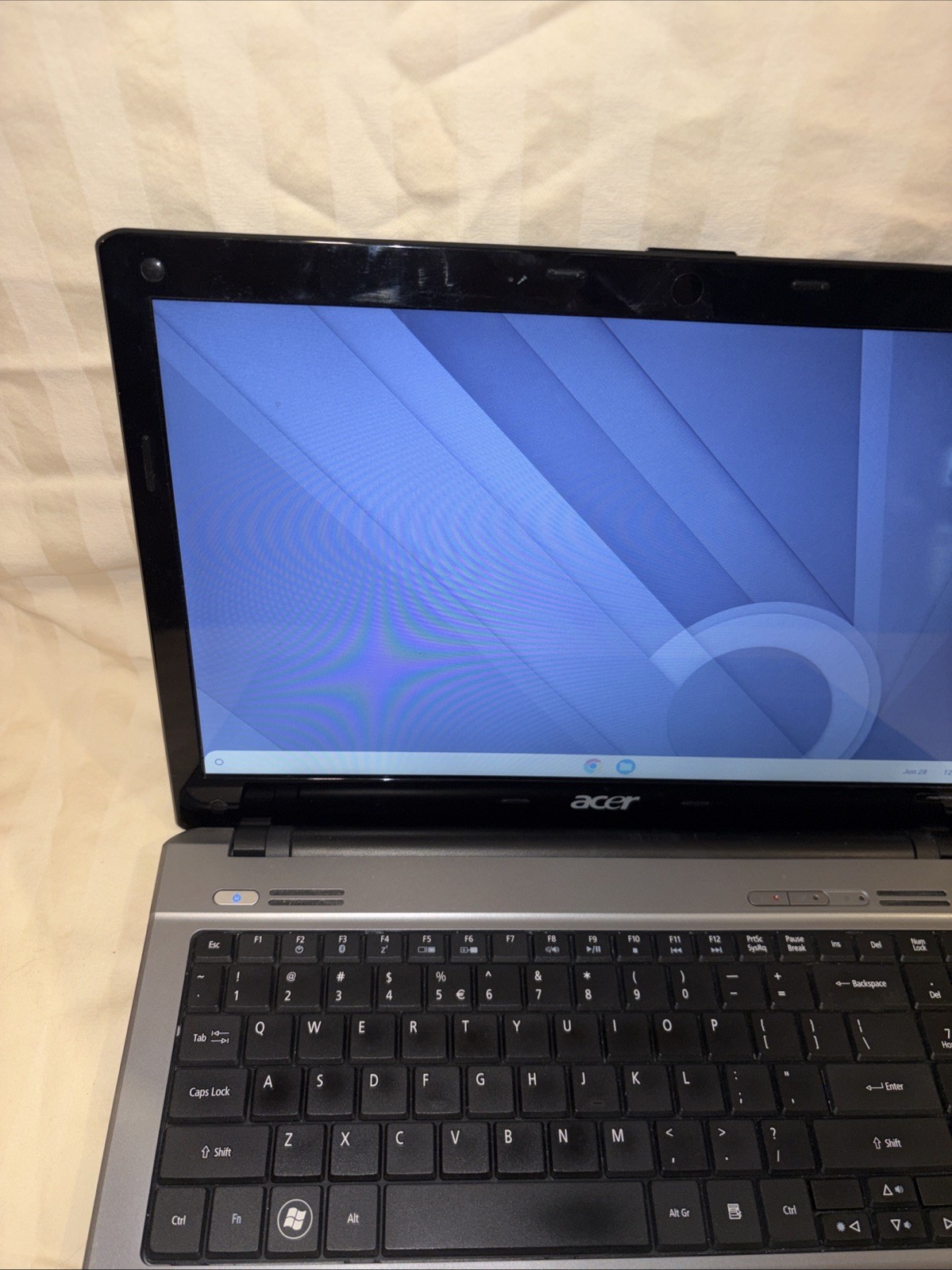 Acer Laptop Aspire 5534-1096 15.6″ Notebook – AMD Athlon 64 X2 1.20 Ghz, 4 GB,