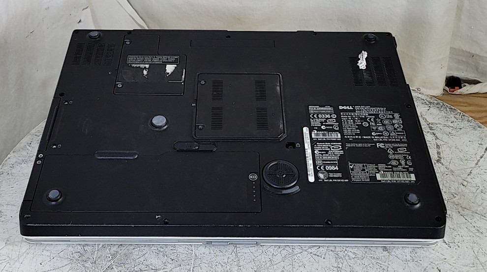 Dell Inspiron 9400 PP05XB Laptop Intel Core2 T7200 2.0GHz 2GB 120GB SEE NOTES