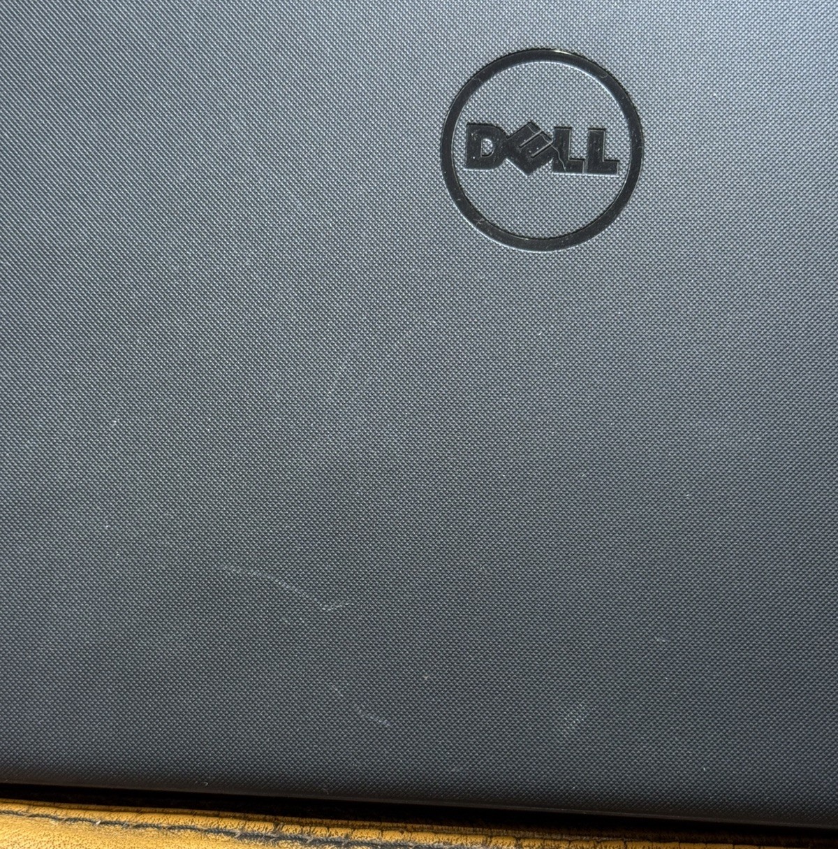 Dell Inspiron 15-3565/Amd A6-9225 2.60 ghz/4gb/1TB/Windows 10 Home No Power Cord