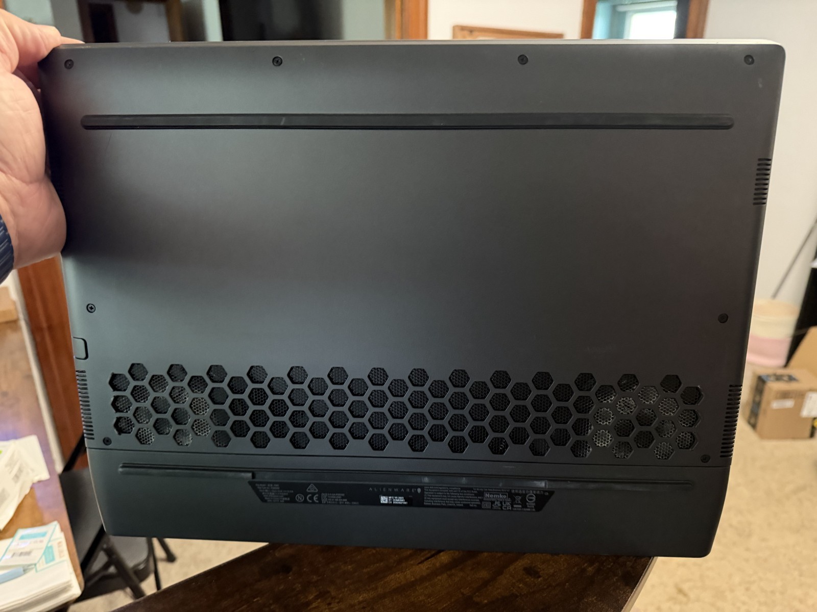 Alienware M17 R5 17.3” (1TB SSD. AMD Ryzen 9 6900HX, 4.9GHz 16GB RAM) Gaming…