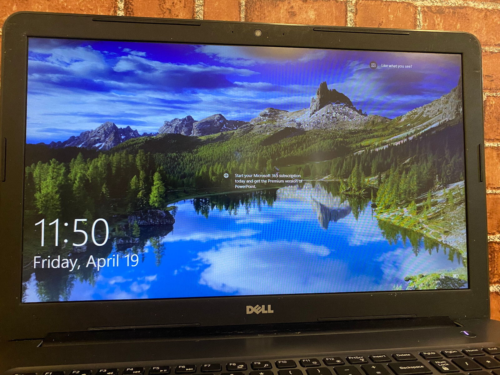 Dell Inspiron P32E (AMD A9-9400 Radeon R5, 12GB RAM, 1.8TB HDD) *AS IS*