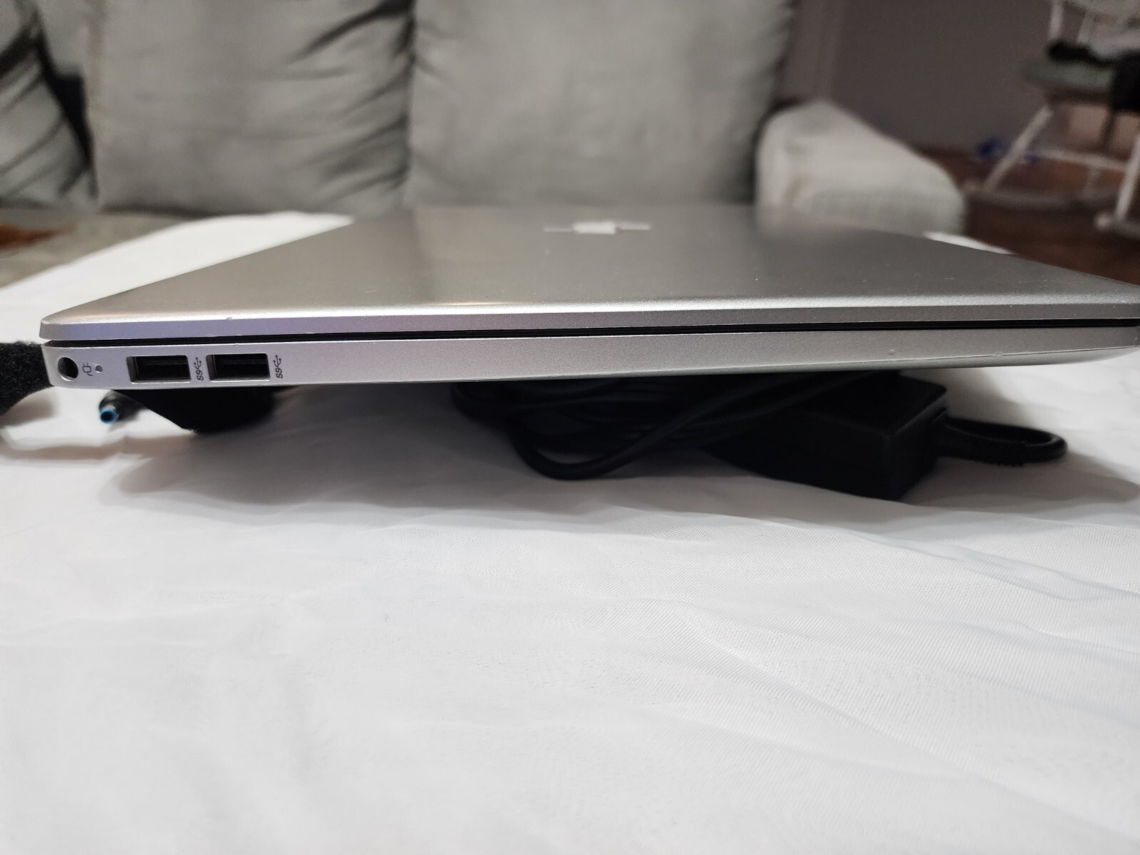 HP 15DY2033NR 15.6″ (256GB SSD, Intel Core i7 11th Gen., 4.70 GHz, 8GB) Laptop –