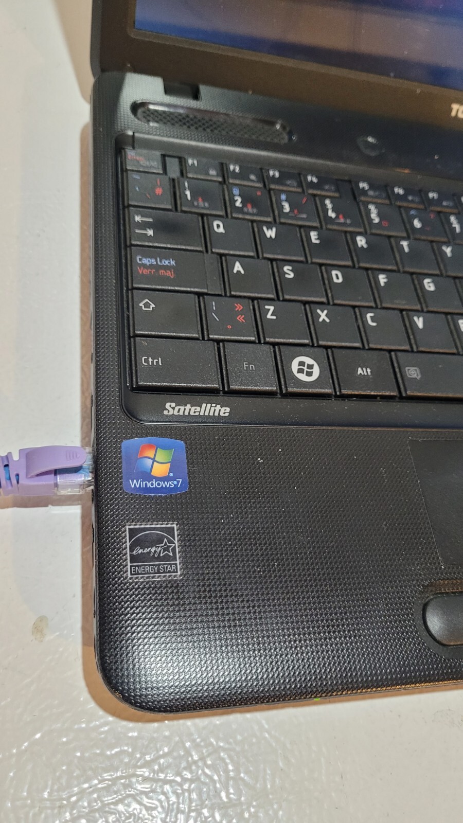 Toshiba Satellite C650D-005 | AMD E-240 1.5GHz| 4GB RAM | 15.6″ | NO HDD | NO AC