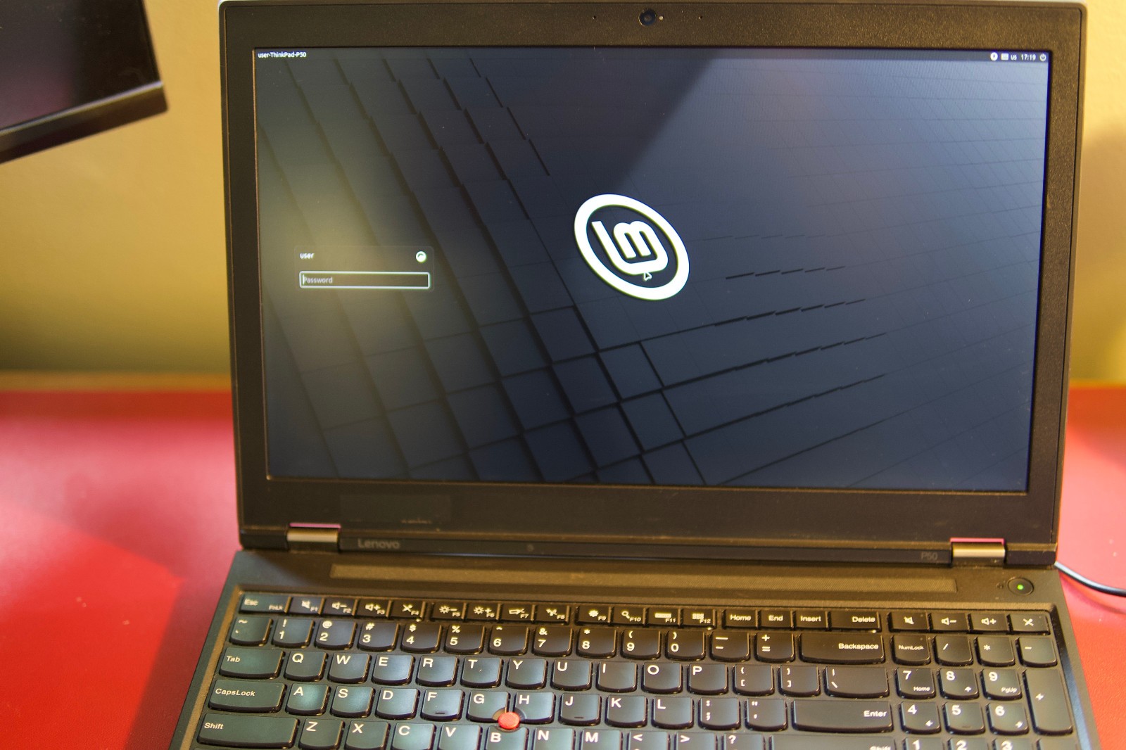 Lenovo ThinkPad P50 15.6″ | i7-6700HQ@2.6GHZ | 8GB RAM | LINUX MINT Pre-install