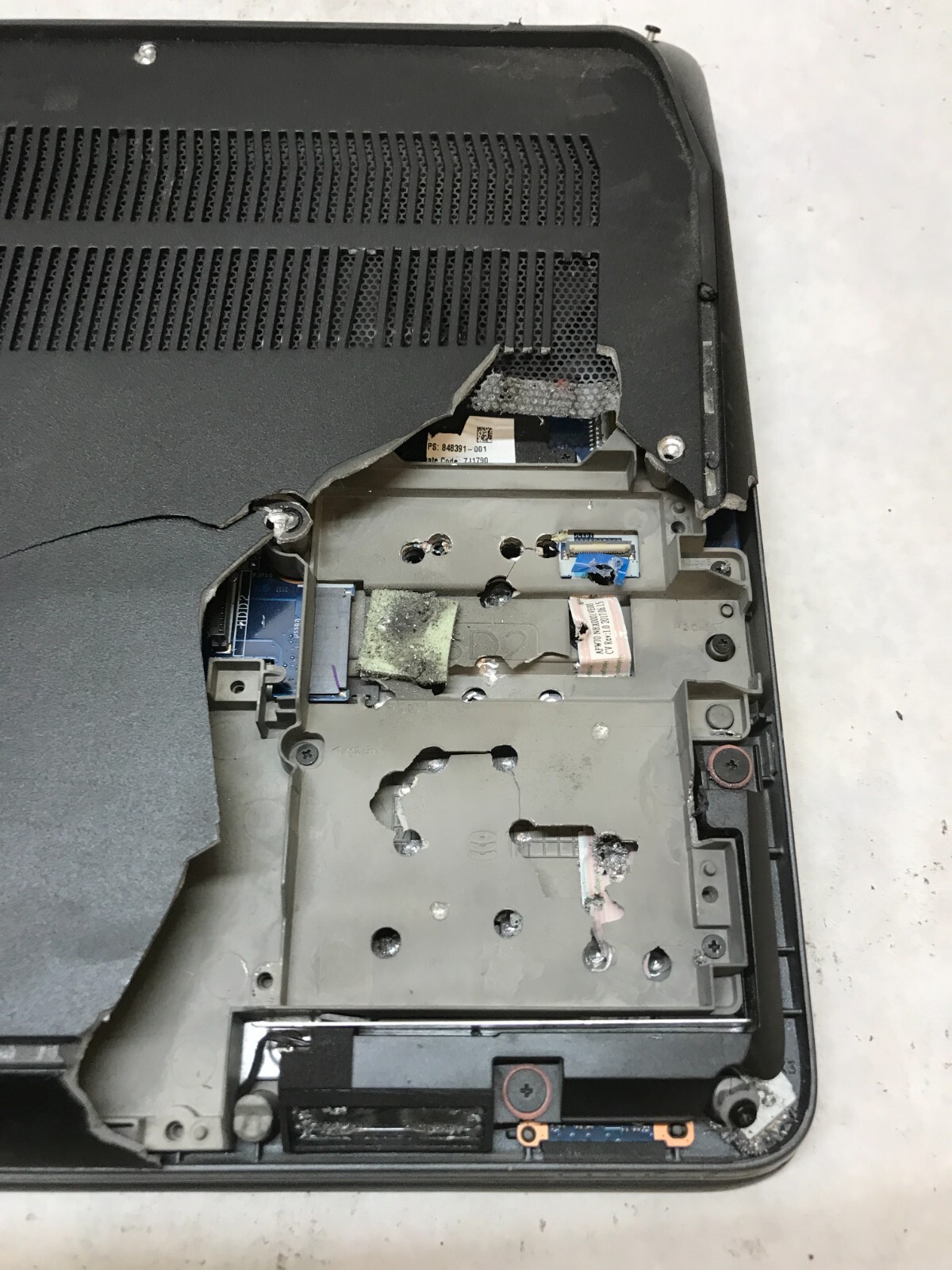 HP ZBook 17 G3 17″ Laptop Intel Core i7 4GB RAM NO HDD/OS For Parts AS IS – -DW
