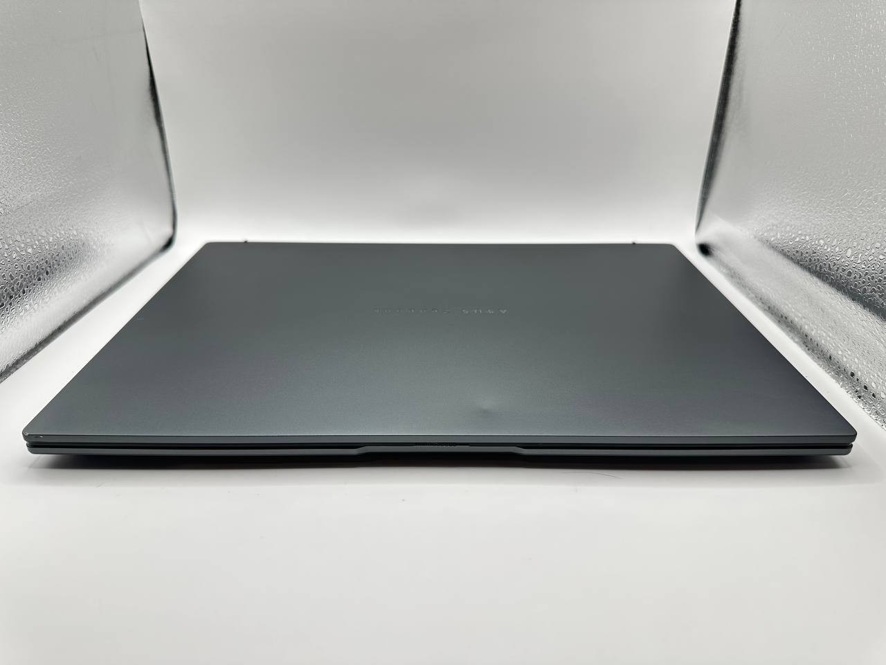 ASUS ZenBook 14″ OLED Touch UX3405 – Ultra 9 285H/ 32GB RAM/ 1TB SSD **GOOD**