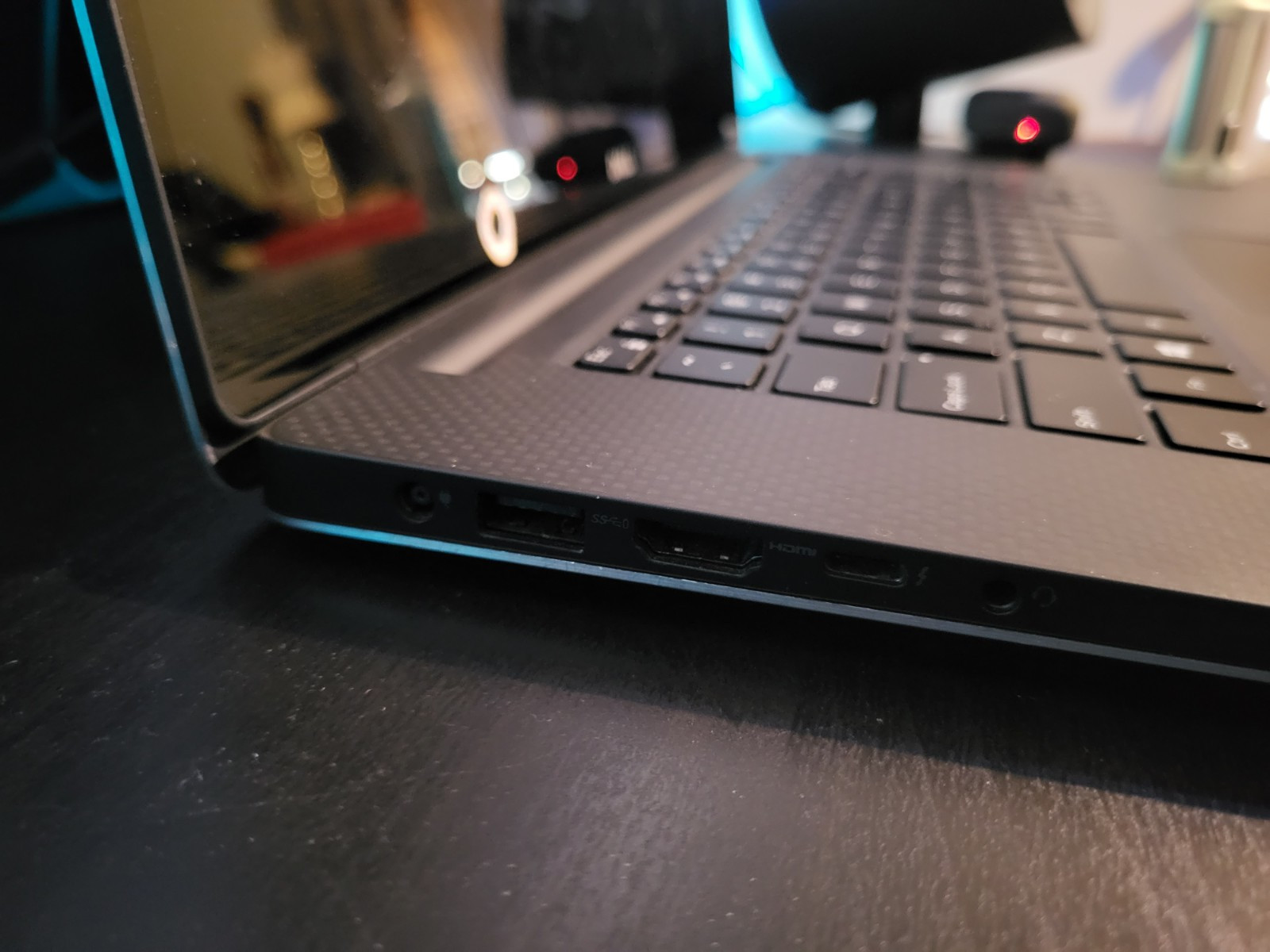 Dell XPS 9560 15.6″ Laptop/Intel i5-7300HQ/8GB Ram/1TB HDD+32GB SSD/GTX 1050/W10