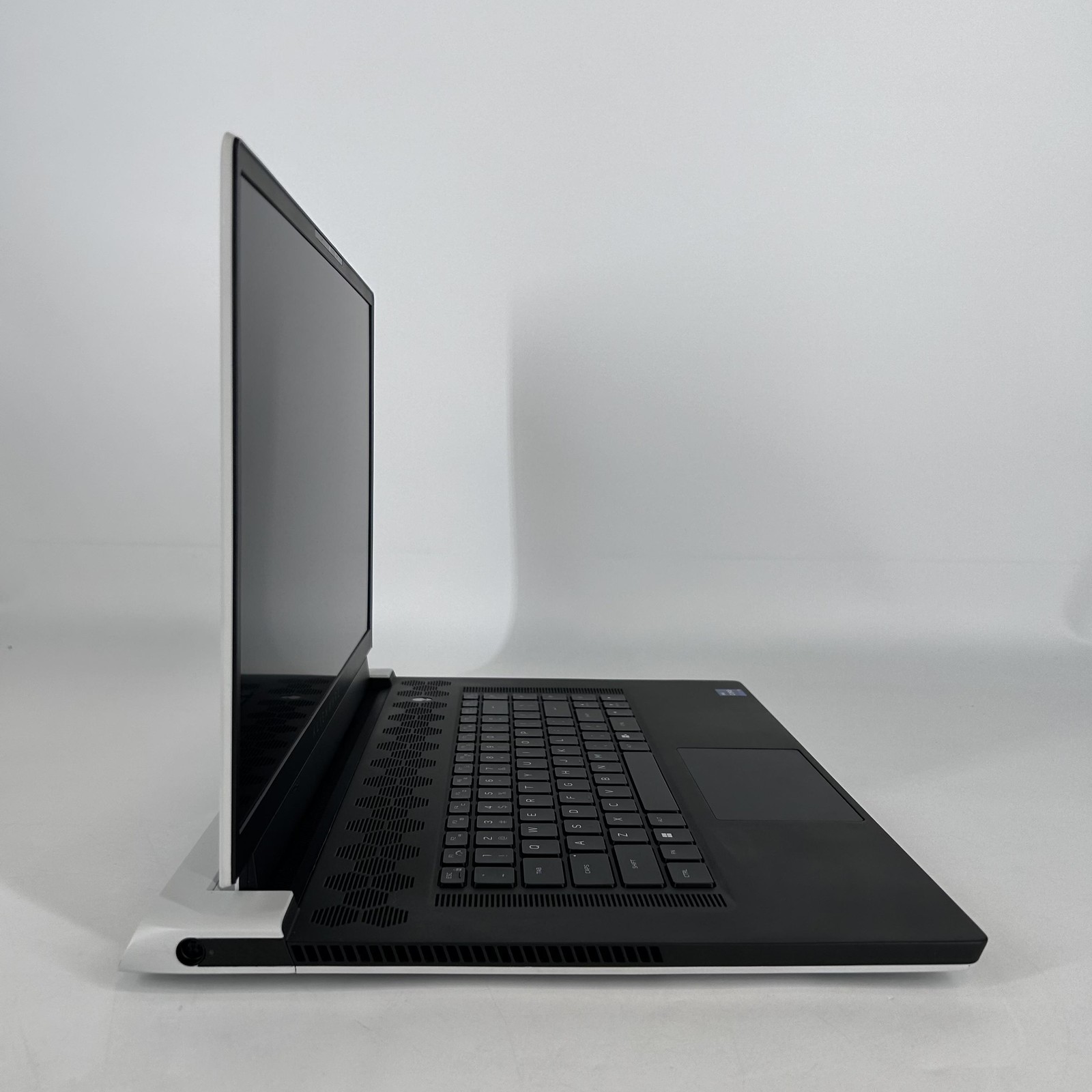 Dell Alienware X17 R2 120Hz 4K 2.5 GHz i9-12900H 32GB 1TB SSD NVIDIA RTX 3080