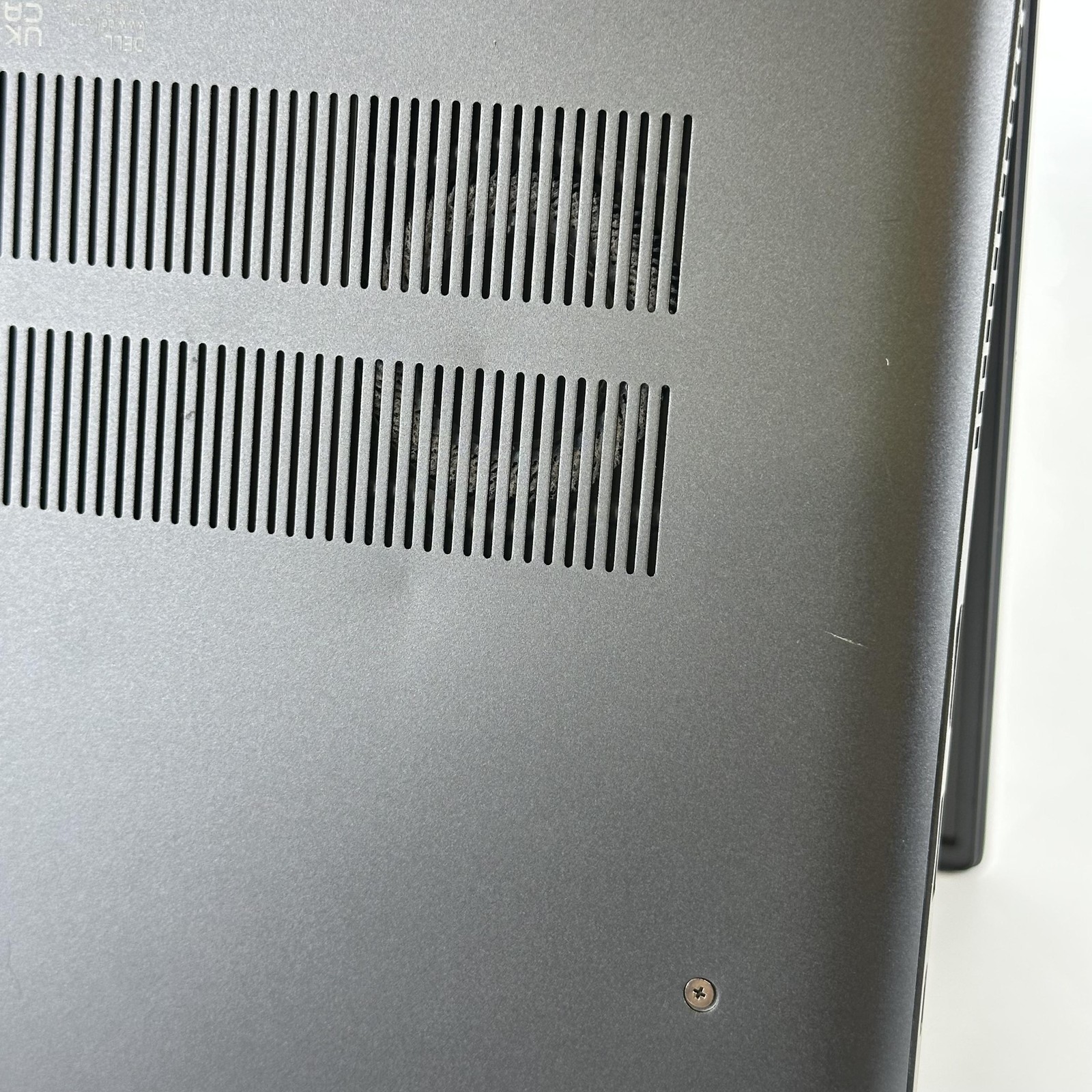 Dell Vostro 7510 15.6 FHD i7-11800H 2.30GHz 16GB 1TB SSD RTX 3050 Ti BENT FRAME