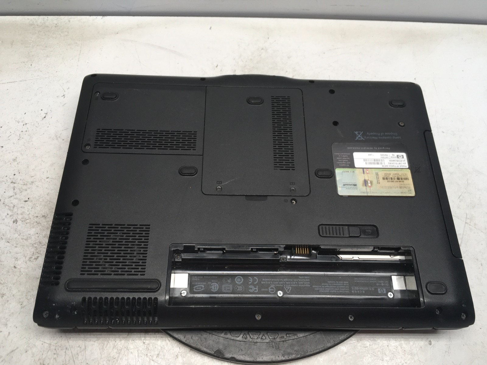 HP Pavilion DV6704NR AMD Athlon 64 X2 TK-57 1900MHz 2 GB NO HDD Dim Screen